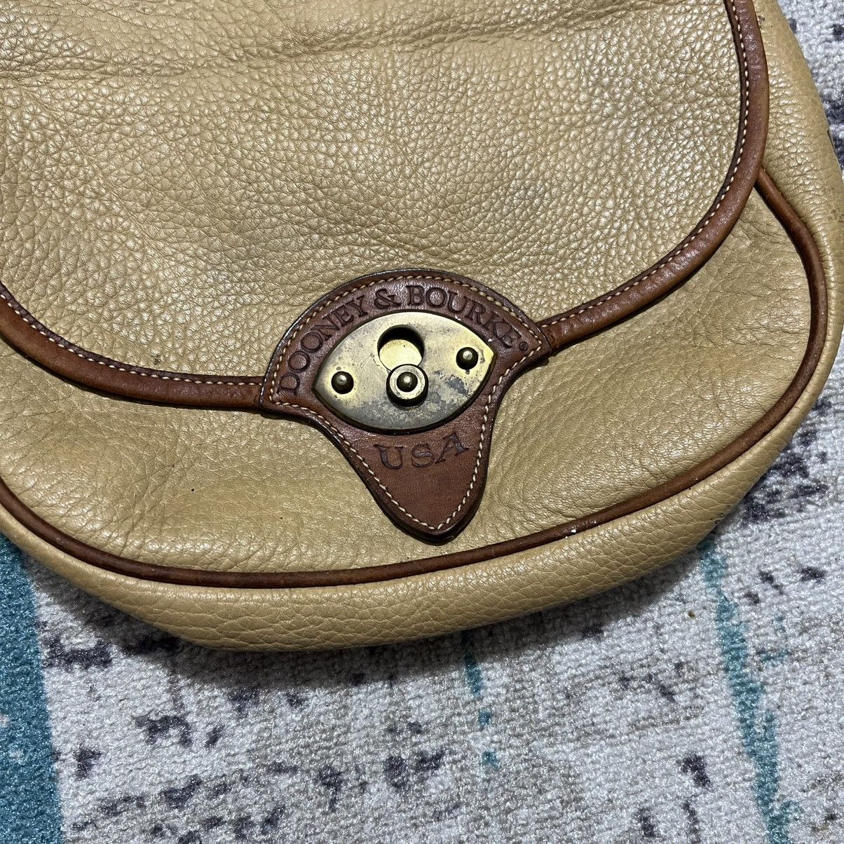 Vintage Dooney & bourkey leather slingbag Size ONE SIZE - 6 Thumbnail
