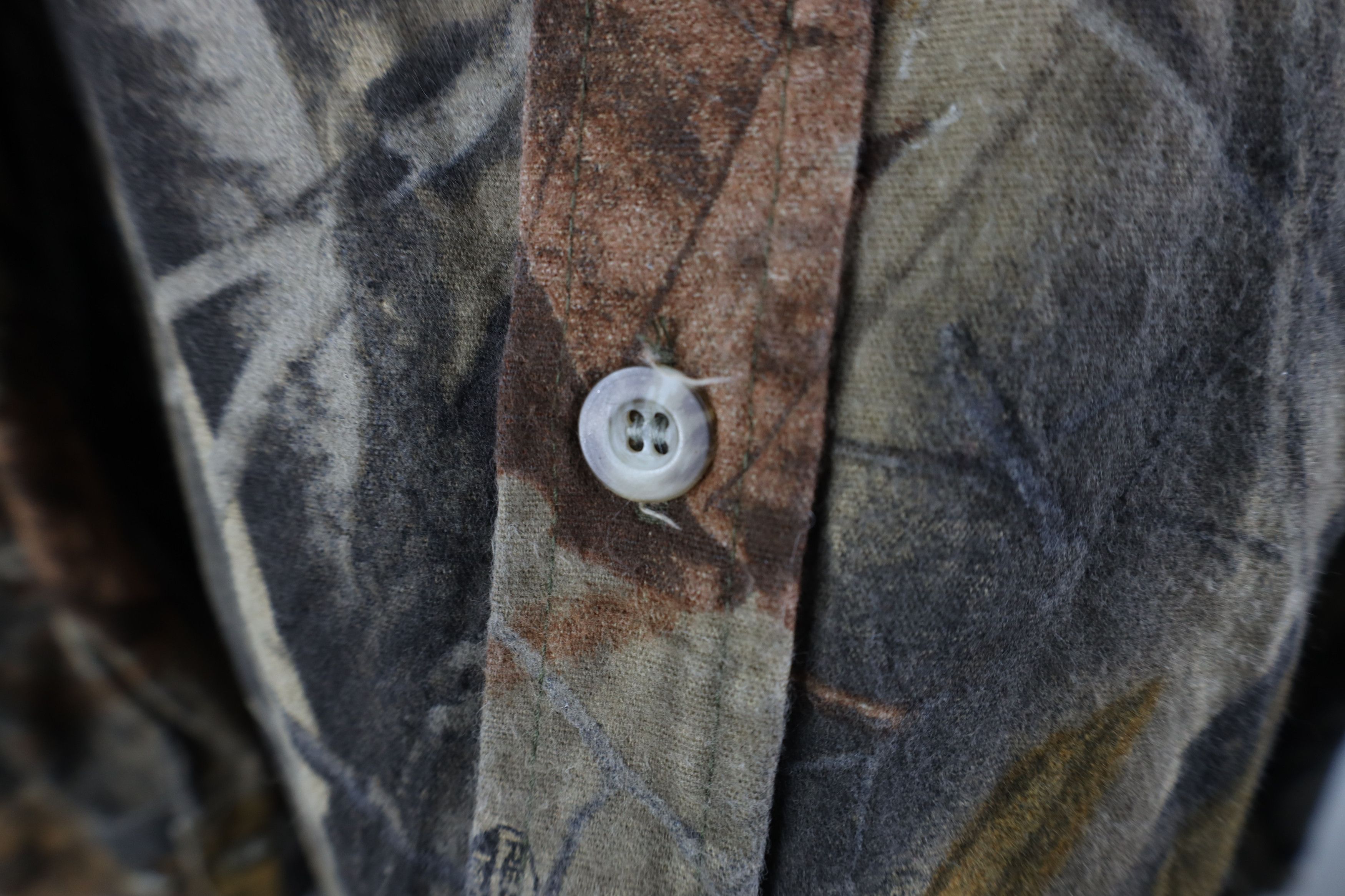 Vintage Vintage Y2K Streetwear Camouflage Chamois Cloth Button Shirt Size US XXL / EU 58 / 5 - 4 Thumbnail