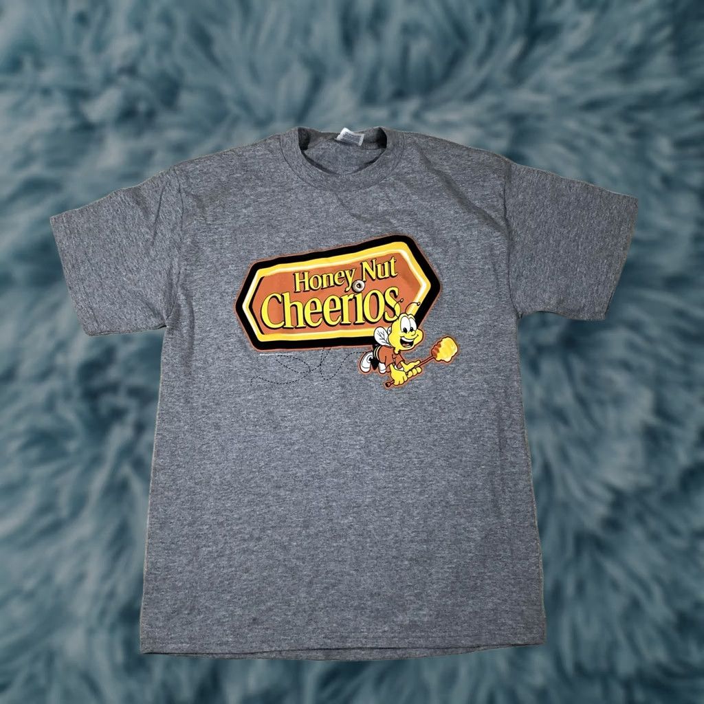 Delta VINTAGE Honey Nut Cheerios Bee Logo Tshirt Y2K 2007 General Mills Men T-Shirt Gray M Logo Mens Size US M / EU 48-50 / 2 - 1 Thumbnail