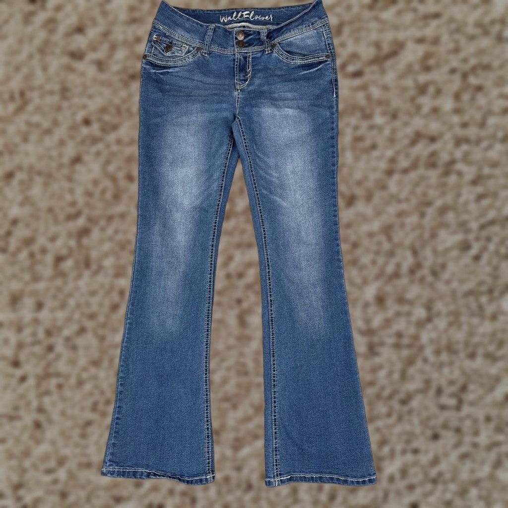Vintage WallFlower Jeans Bootcut Jeans Juniors 9 Blue Medium Wash Low Rise Stretch Denim 29x30 Womens Regular 5-Pocket Design City Festival Hipster N/A Size 30" / US 8 / IT 44 - 1 Thumbnail