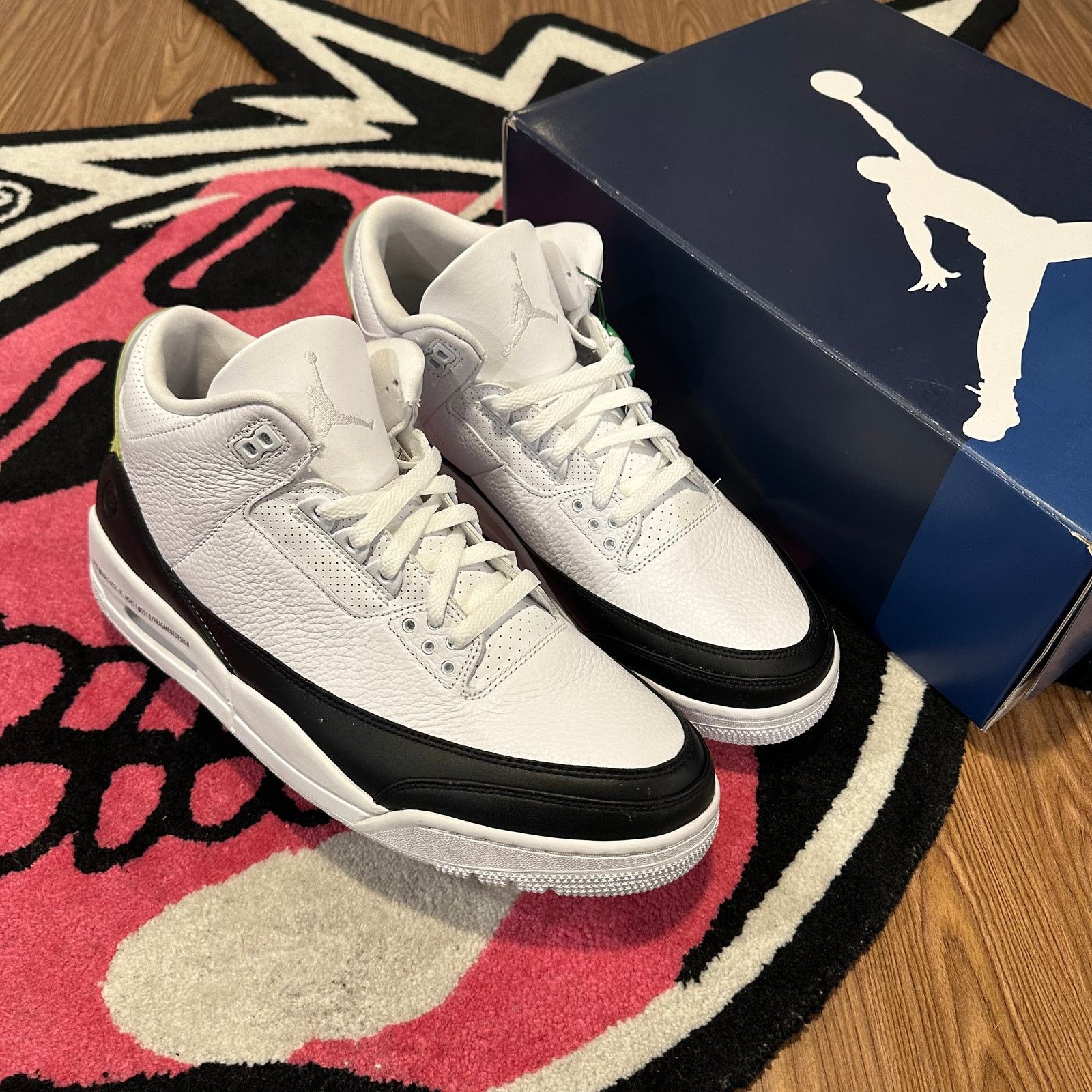 Nike Air Jordan Retro – Size