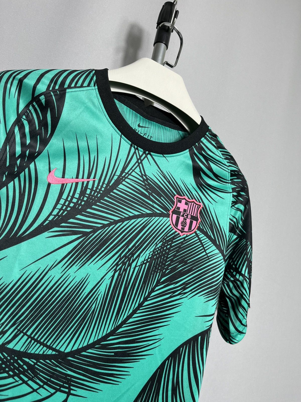 Nike BARCELONA 2020 2021 PRE MATCH TRAINING SHIRT JERSEY NIKE Size US S / EU 44-46 / 1 - 2 Thumbnail