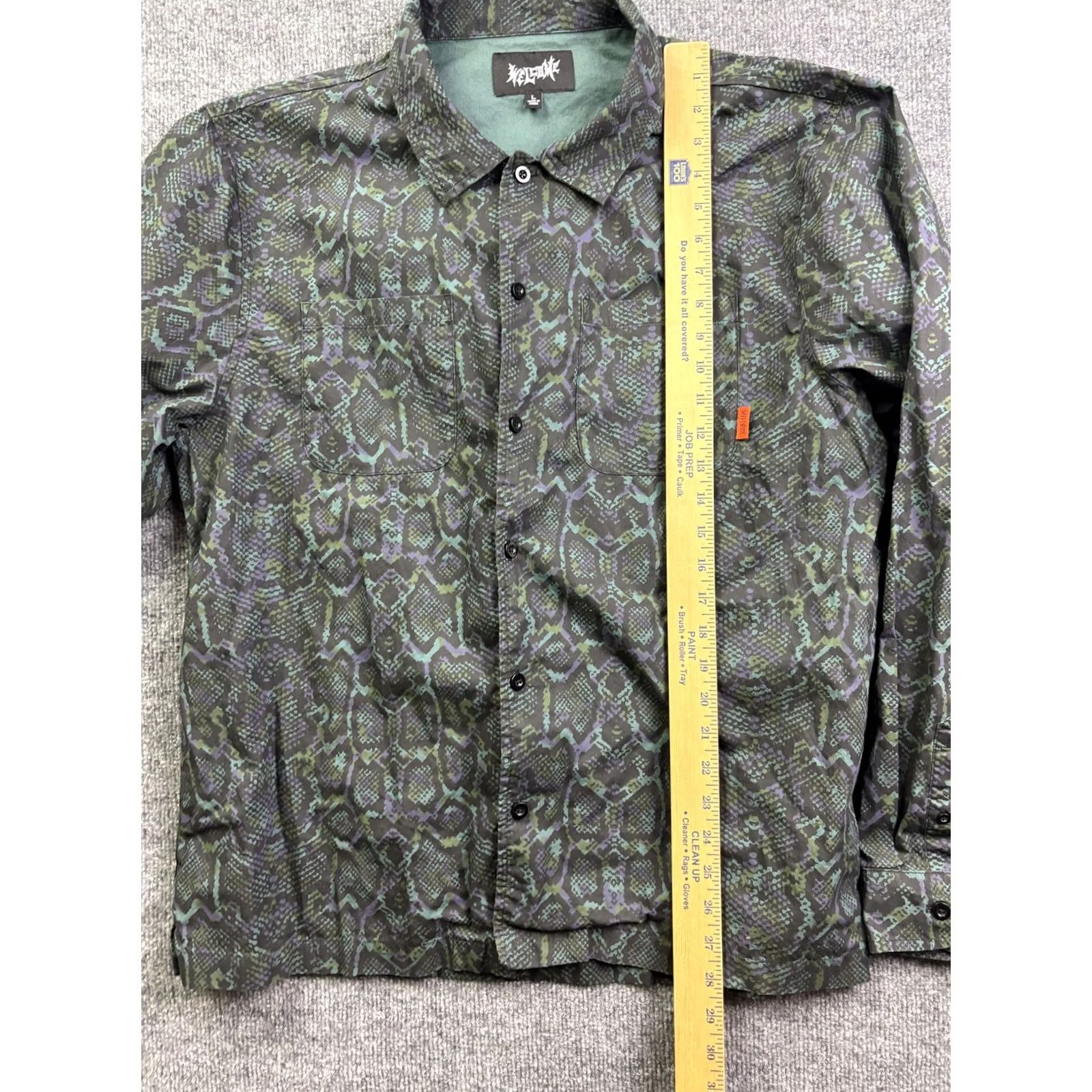 Welcome Skateboards VINTAGE? Welcome Skateboards Shirt Mens Large Green Snakeskin Long Sleeve Button Front Size US L / EU 52-54 / 3 - 3 Thumbnail
