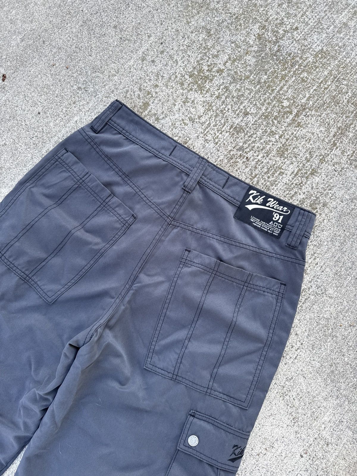 Other kikwear nylon microsuede cargo shorts Size US 32 / EU 48 - 4 Thumbnail