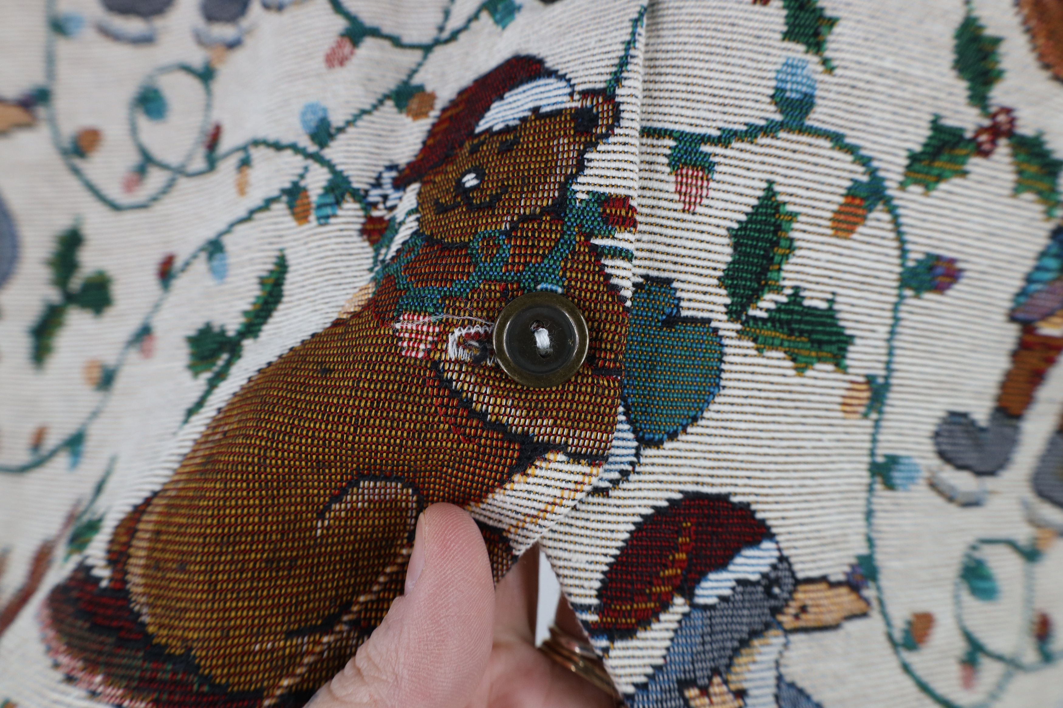 Vintage Vintage 90s Streetwear Penguin Tapestry Tie Back Vest USA Size M / US 6-8 / IT 42-44 - 7 Thumbnail