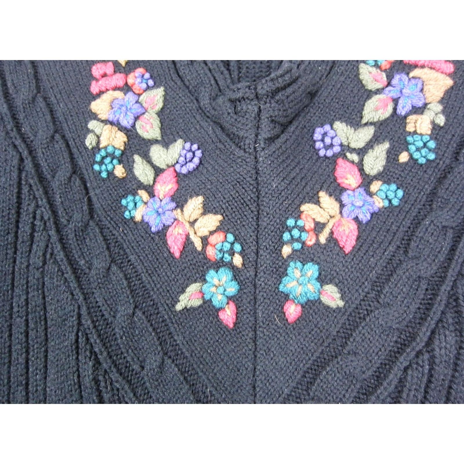 Vintage VINTAGE American Weekend Sweater Womens Medium Black Floral V-Neck Acrylic 90s Size M / US 6-8 / IT 42-44 - 5 Thumbnail