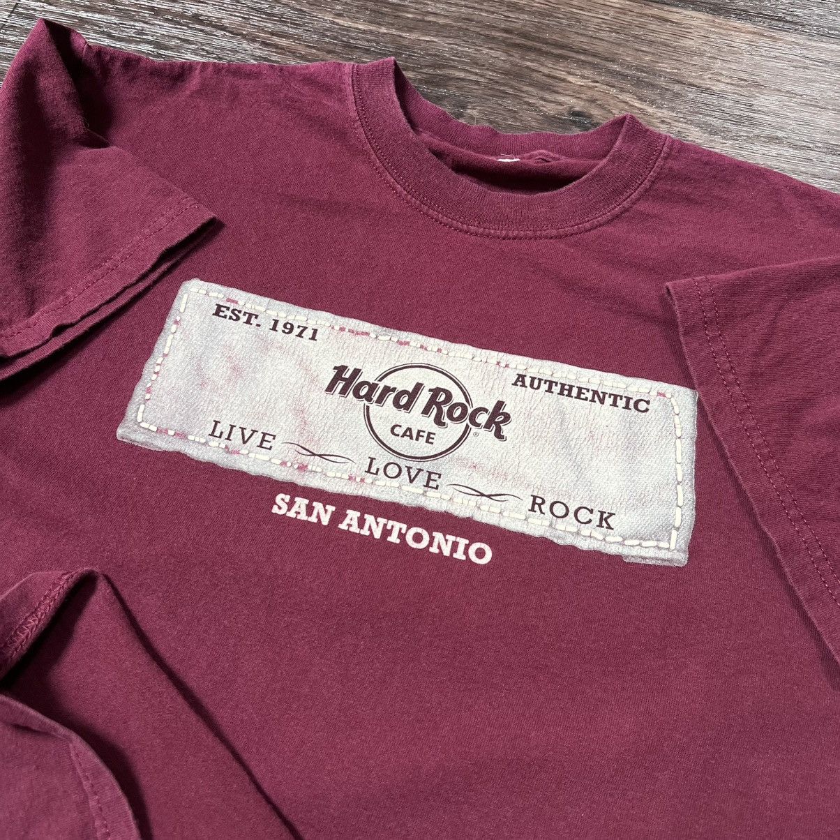 Vintage Maroon 2000s vintage Hard Rock Cafe San Antonio Size US M / EU 48-50 / 2 - 4 Thumbnail