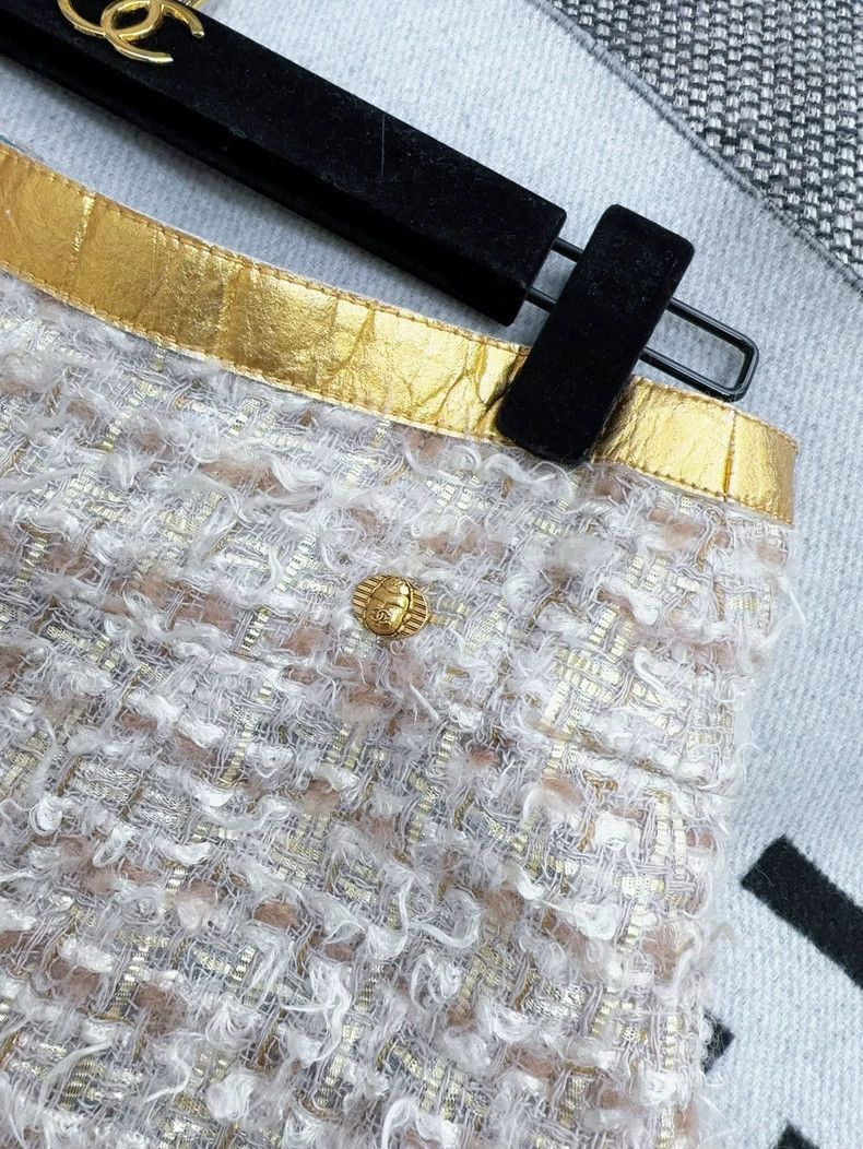 Chanel Chanel 19A Egyptian Pineapple Gold Skirt Size 28" / US 6 / IT 42 - 3 Thumbnail