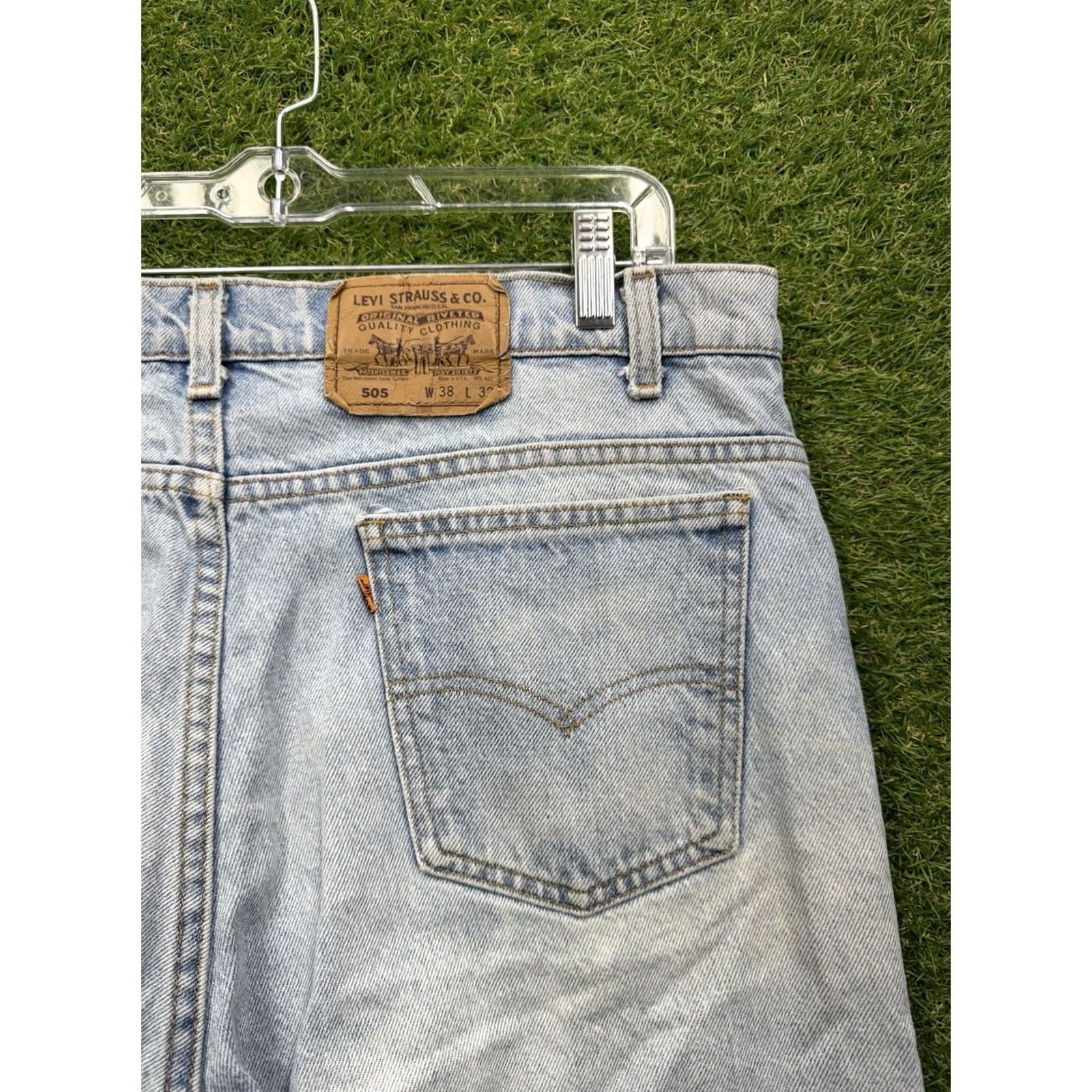 Levi's VINTAGE Levi's 505 Jeans Mens 38x32 Straight Orange Tab 90s USA Made Light Wash Blue Denim Jeans Mens DF Size US 38 / EU 54 - 5 Thumbnail