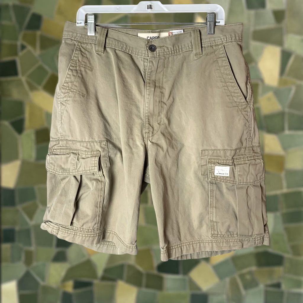 Levi's Levi’s Cargo Shorts Mens 34 Beige Cargo Y2K Casual Workwear Retro Vintage Logo Zipper Pockets 10in Inseam Size US 34 / EU 50 - 1 Thumbnail