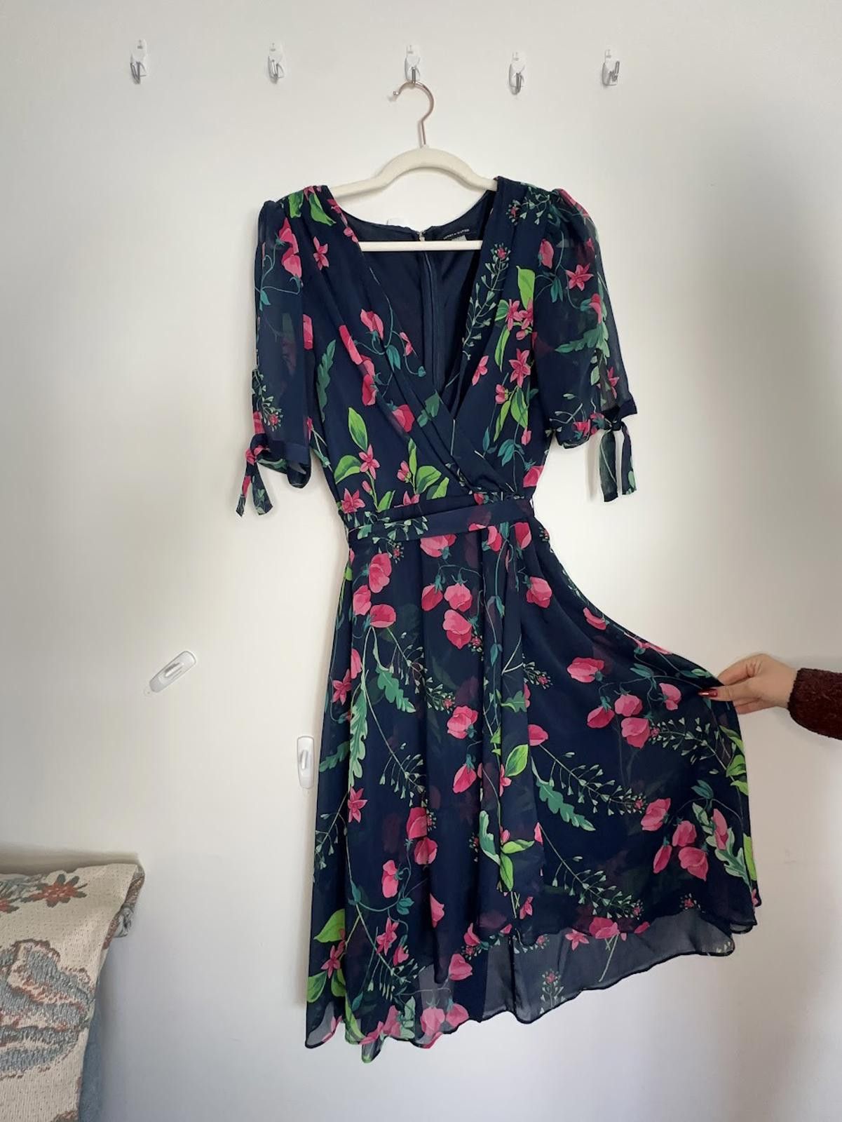 Tommy Hilfiger Tommy Hilfiger Floral and Navy Dress - Sz. 12 Size XL / US 12-14 / IT 48-50 - 3 Thumbnail
