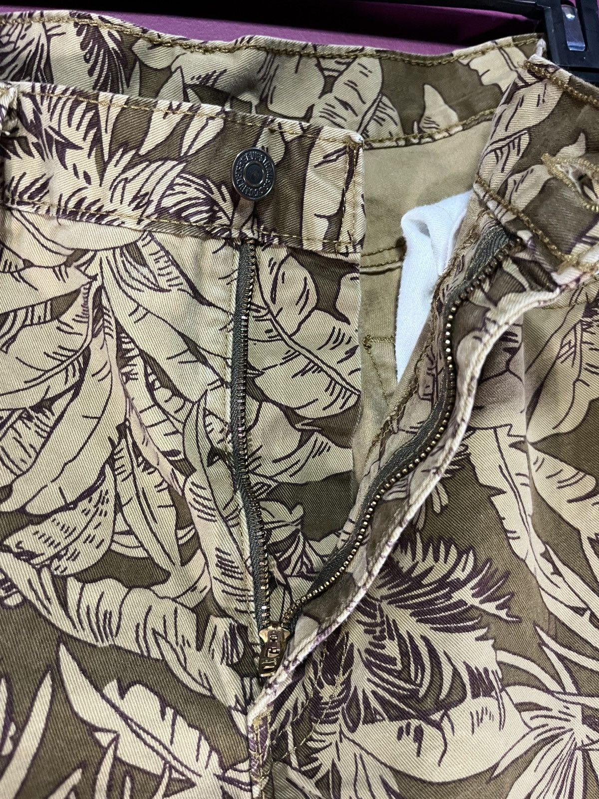 Levi's × Vintage Levi’s floral shorts Size US 38 / EU 54 - 6 Thumbnail
