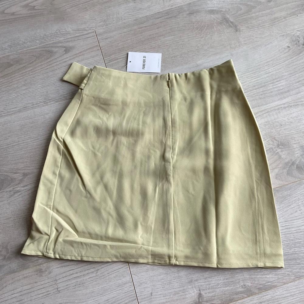 Forever 21 Forever 21 Pistachio Green Wrap Mini Skirt Size 28" / US 6 / IT 42 - 6 Thumbnail