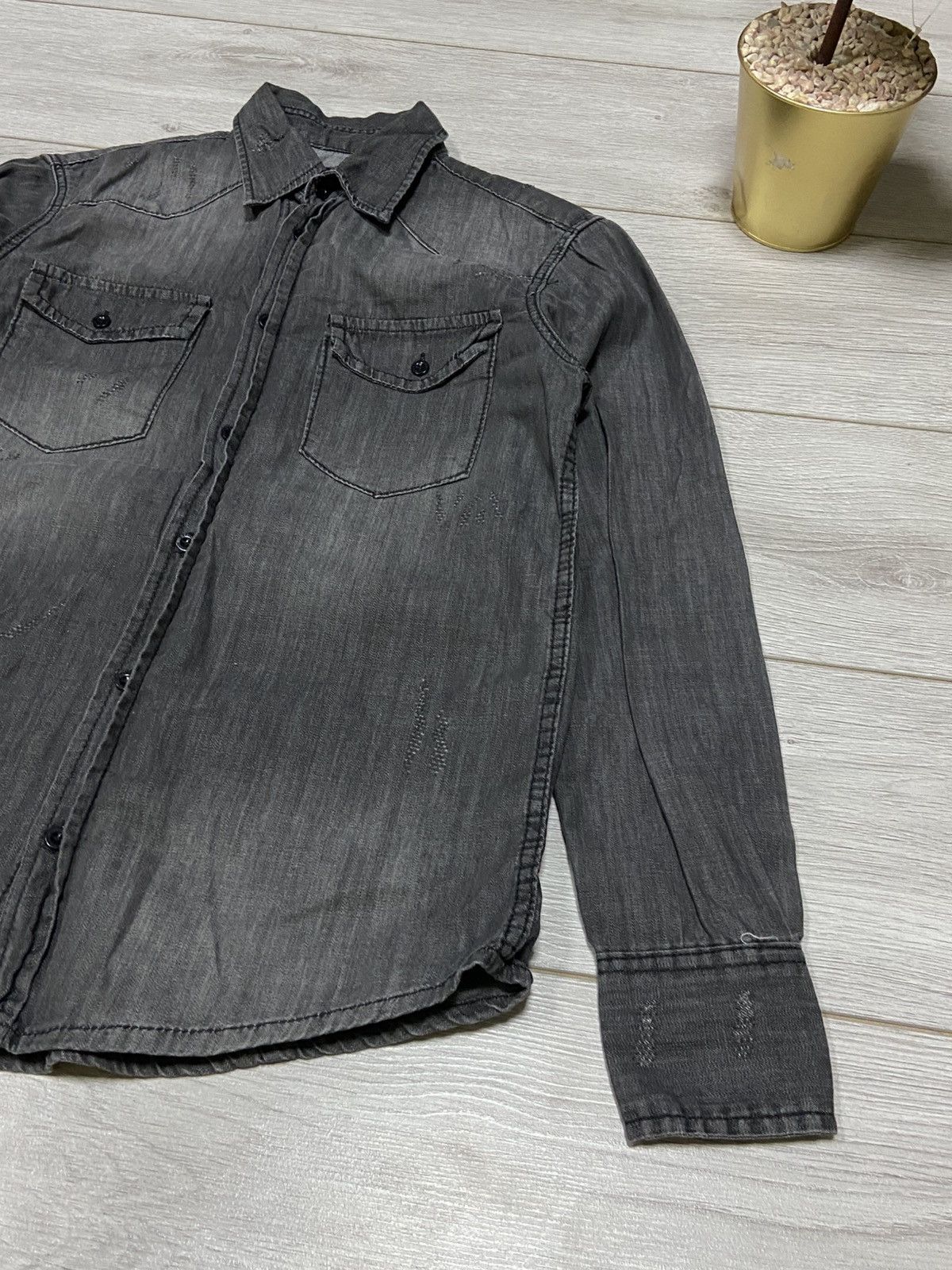 Balmain Balmain big logo sign shirt buttons spell out tear distress Size US S / EU 44-46 / 1 - 6 Thumbnail