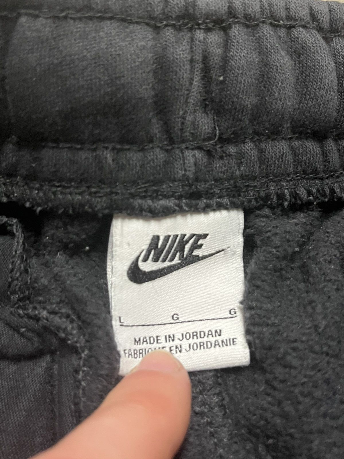 Vintage Nike sweatpants baggy fit wide leg streetwear hype cozy Size US 30 / EU 46 - 8 Thumbnail