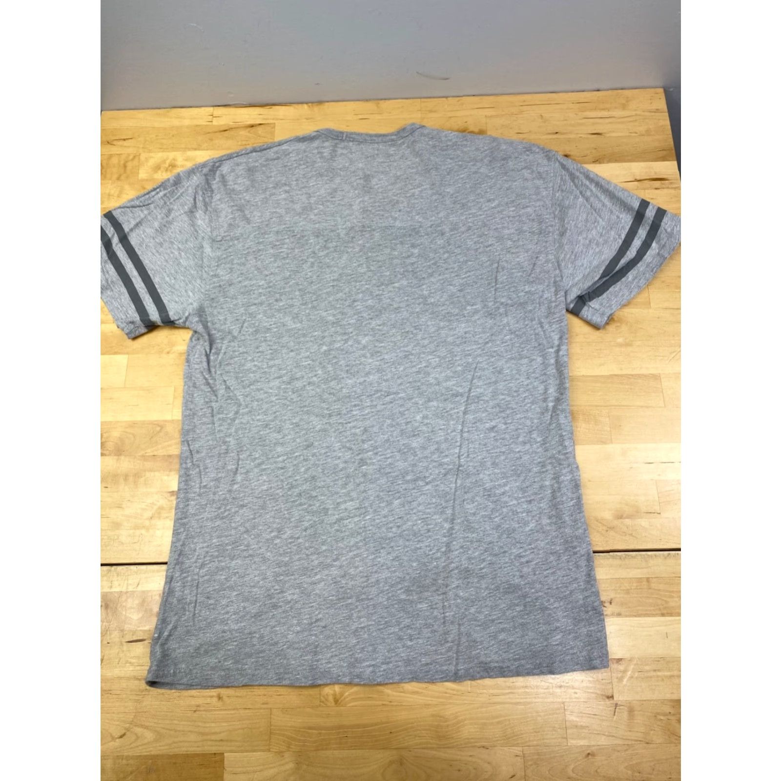 Disney **Disney Nightmare Before Christmas Women's M Gray T-Shirt** User: Disney Nightmare Before Christmas Women's M Gray Short Sleeve T-Shirt Size M / US 6-8 / IT 42-44 - 6 Thumbnail