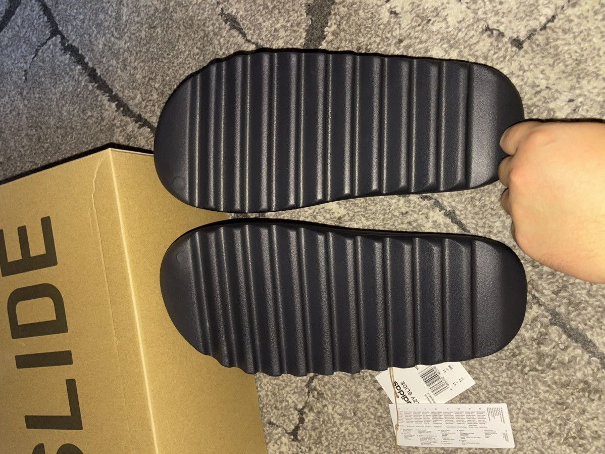 Yeezy Yeezy Slides Onyx US11/EU46 Size US 11 / EU 44 - 3 Thumbnail