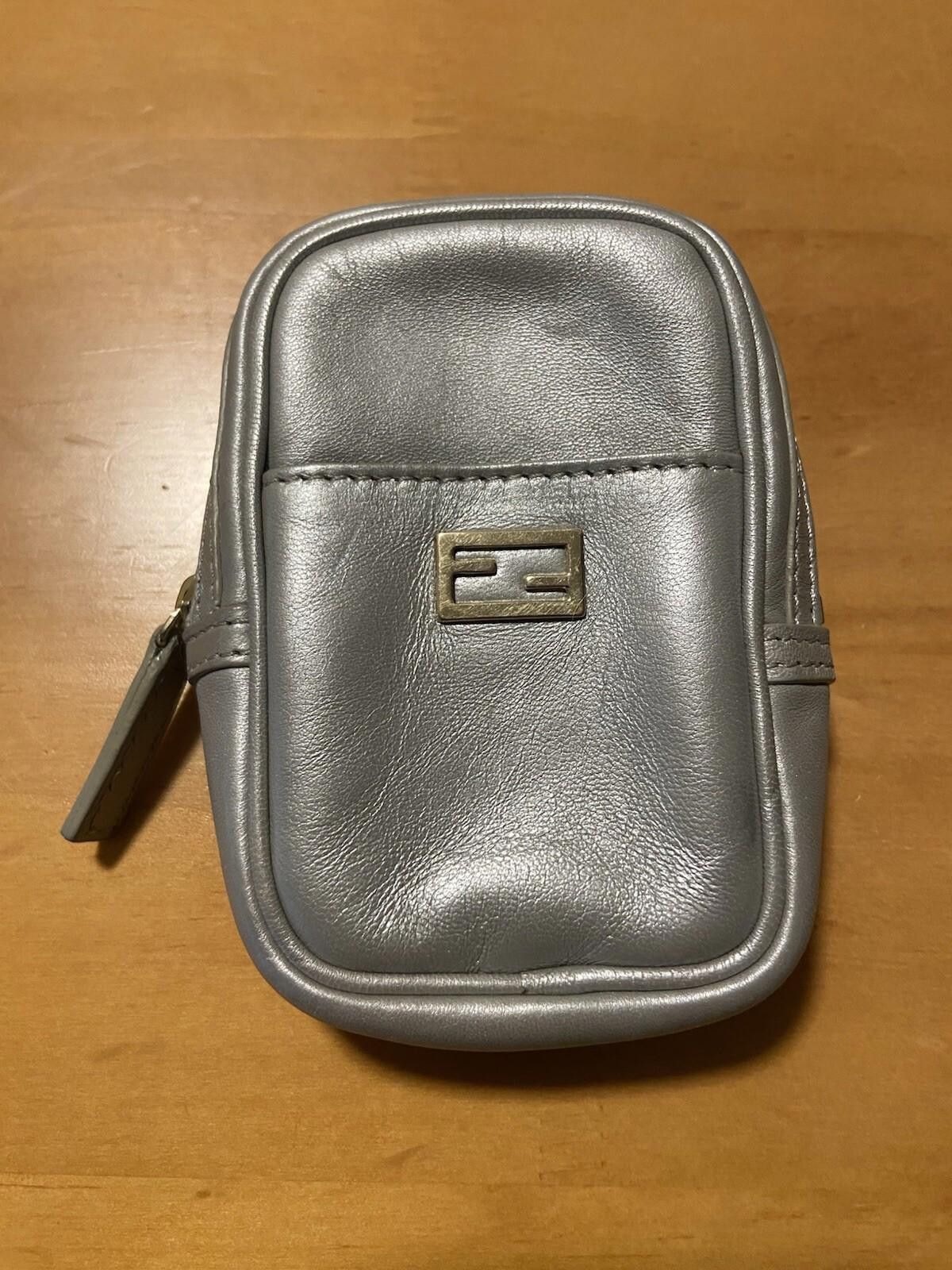 Fendi Fendi silver leather cigarette case small makeup pouch bag Size ONE SIZE - 1 Thumbnail