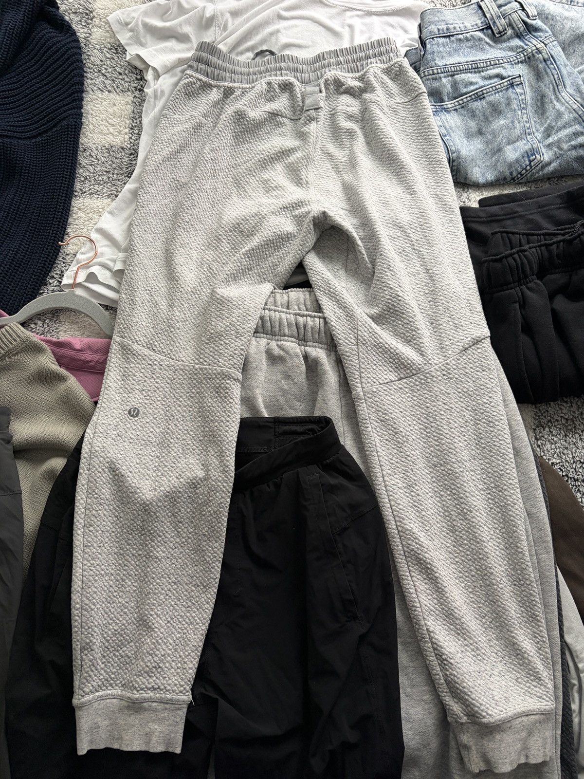 Lululemon Lululemon at Ease Joggers Grey Size US 29 - 2 Thumbnail