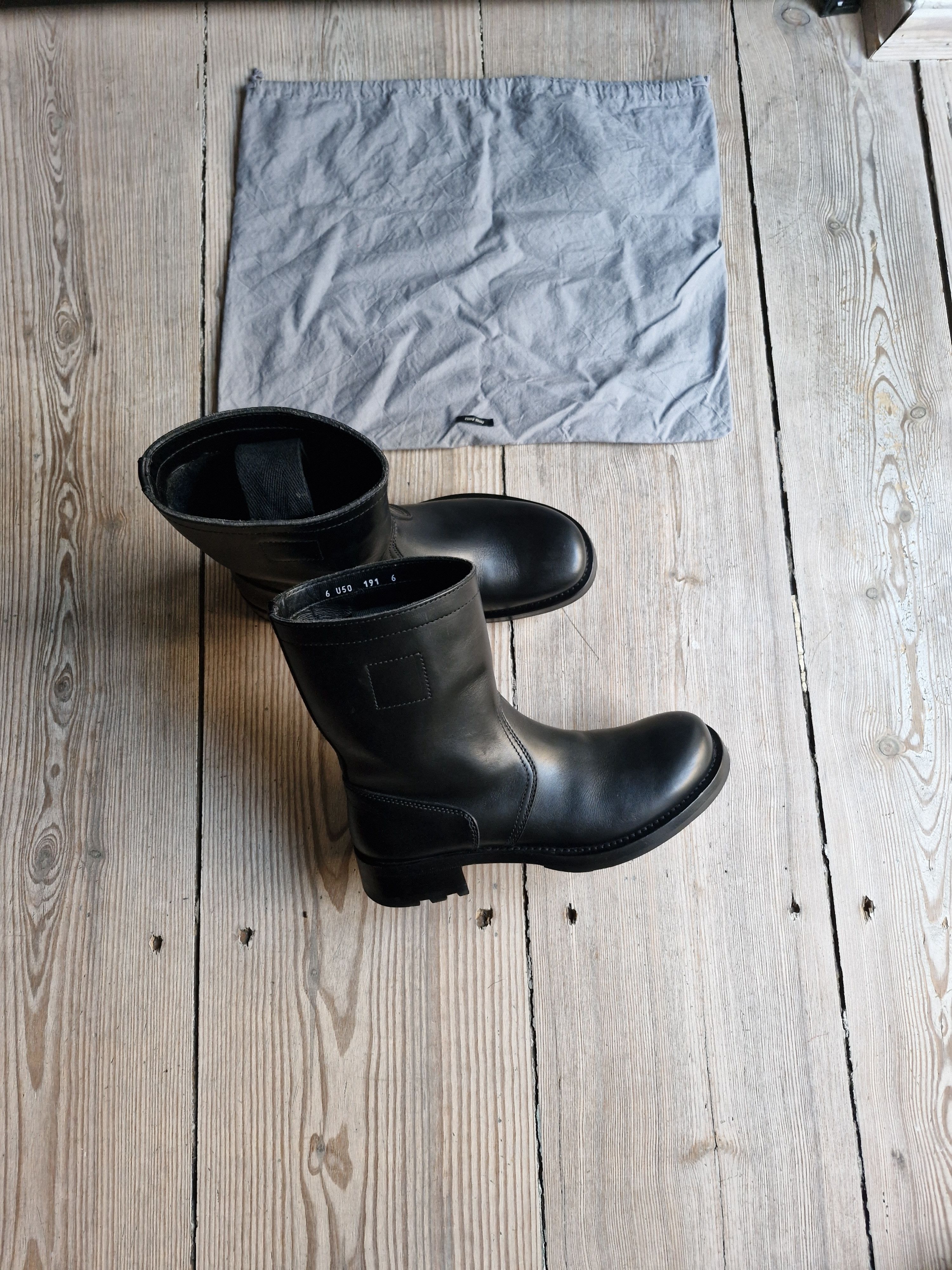 Miu Miu Short, pull-on FW01 "Peco" boots Size US 7 / EU 40 - 2 Thumbnail
