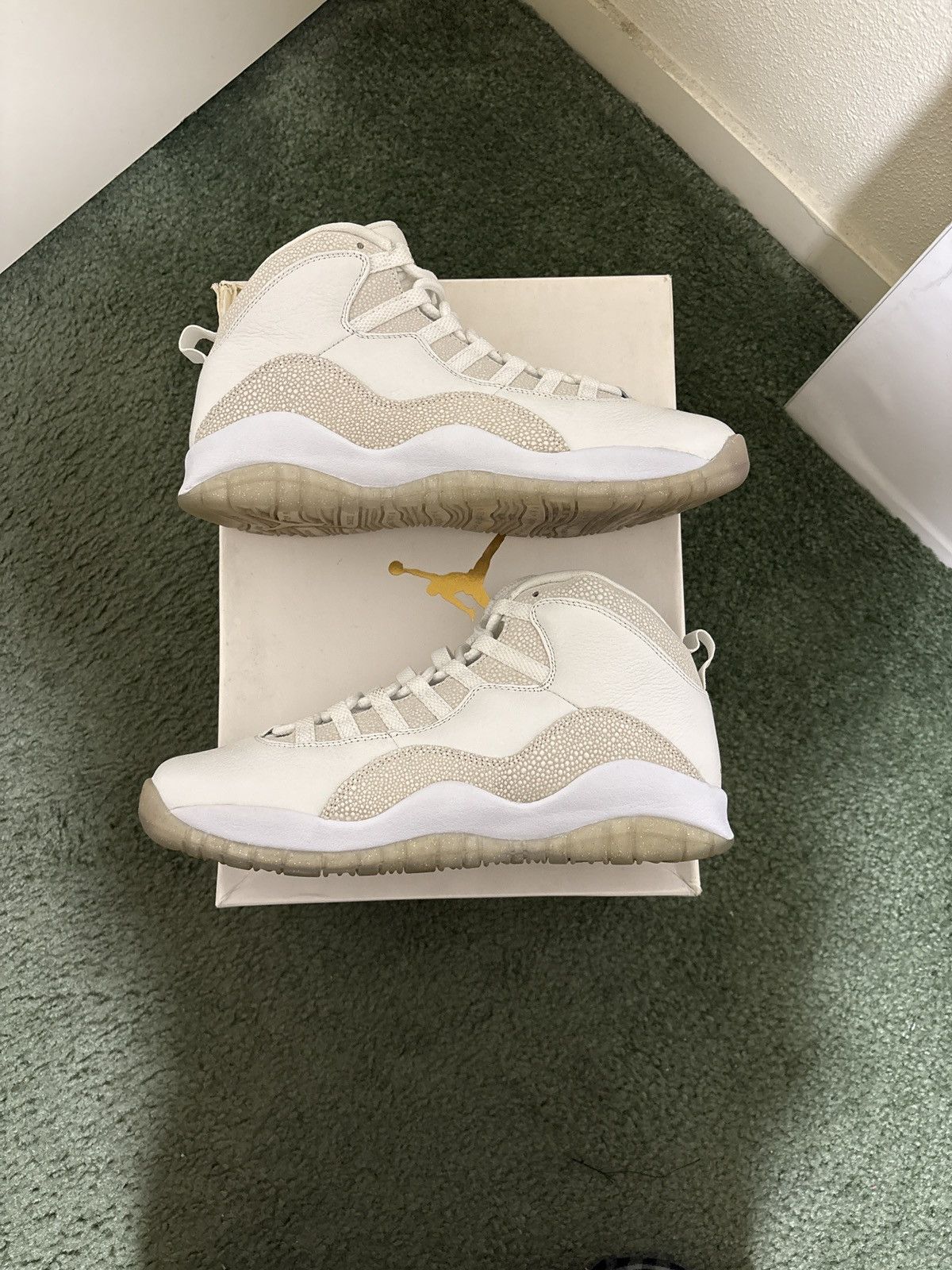 Jordan Brand × October's Very Own Jordan 10 Retro OVO Size US 9 / EU 42 - 3 Thumbnail