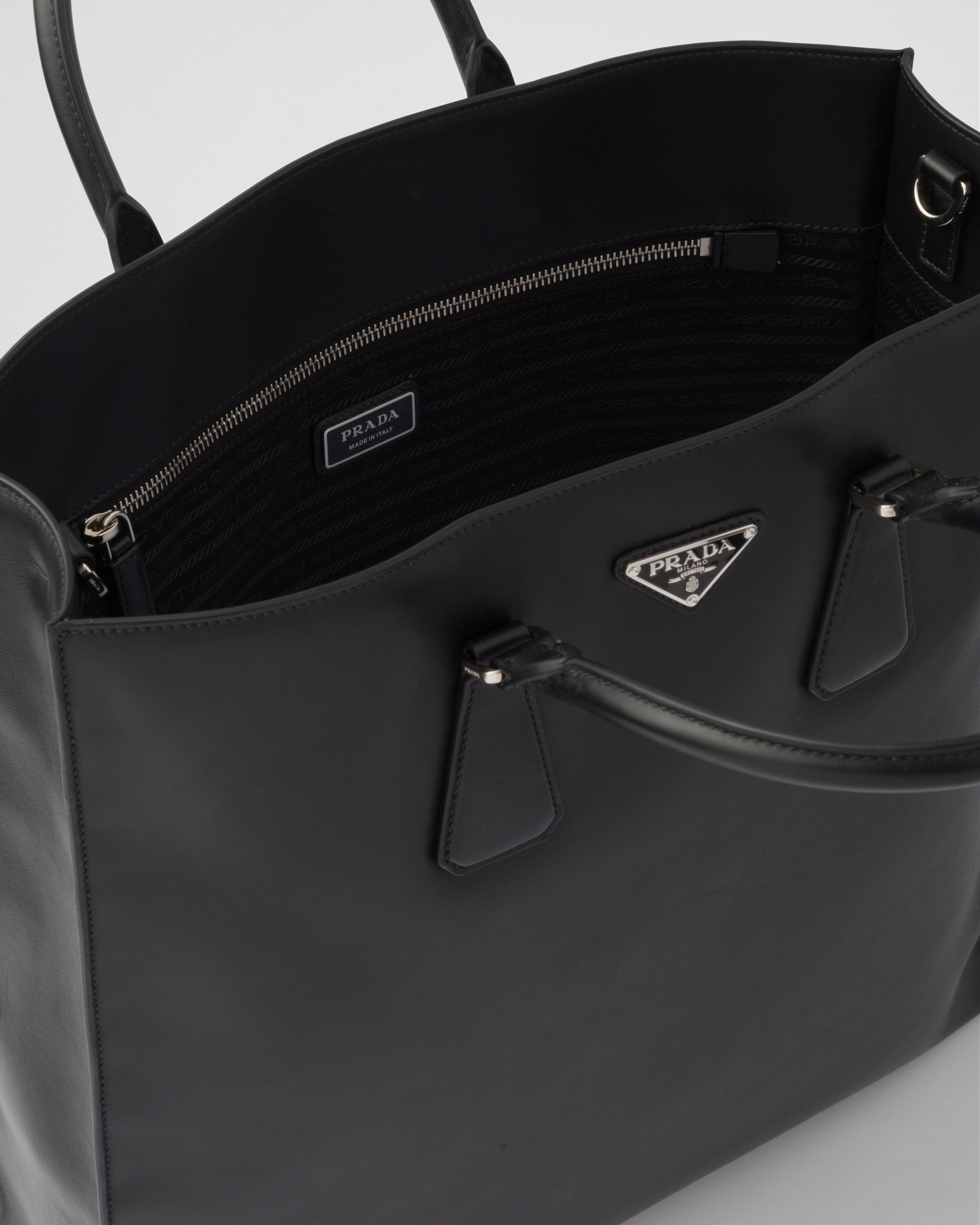 Prada o1bcso1str1025 Size: OS / Soft Calf Leather Bag in Black Size ONE SIZE - 5 Thumbnail