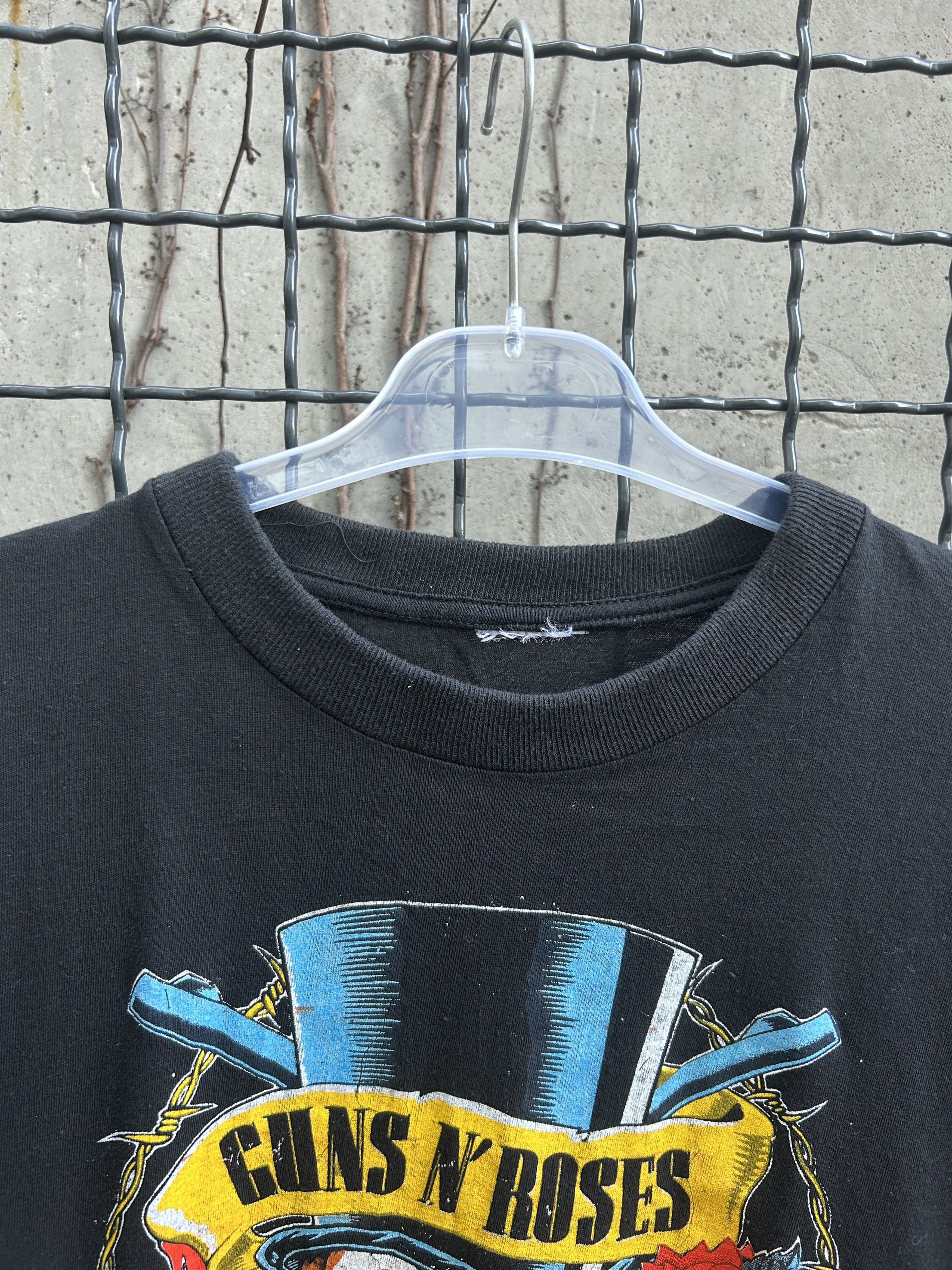 Band Tees Vintage 1992 Guns N Roses 1992 Rock Band Tour T-shirt Size US L / EU 52-54 / 3 - 4 Thumbnail