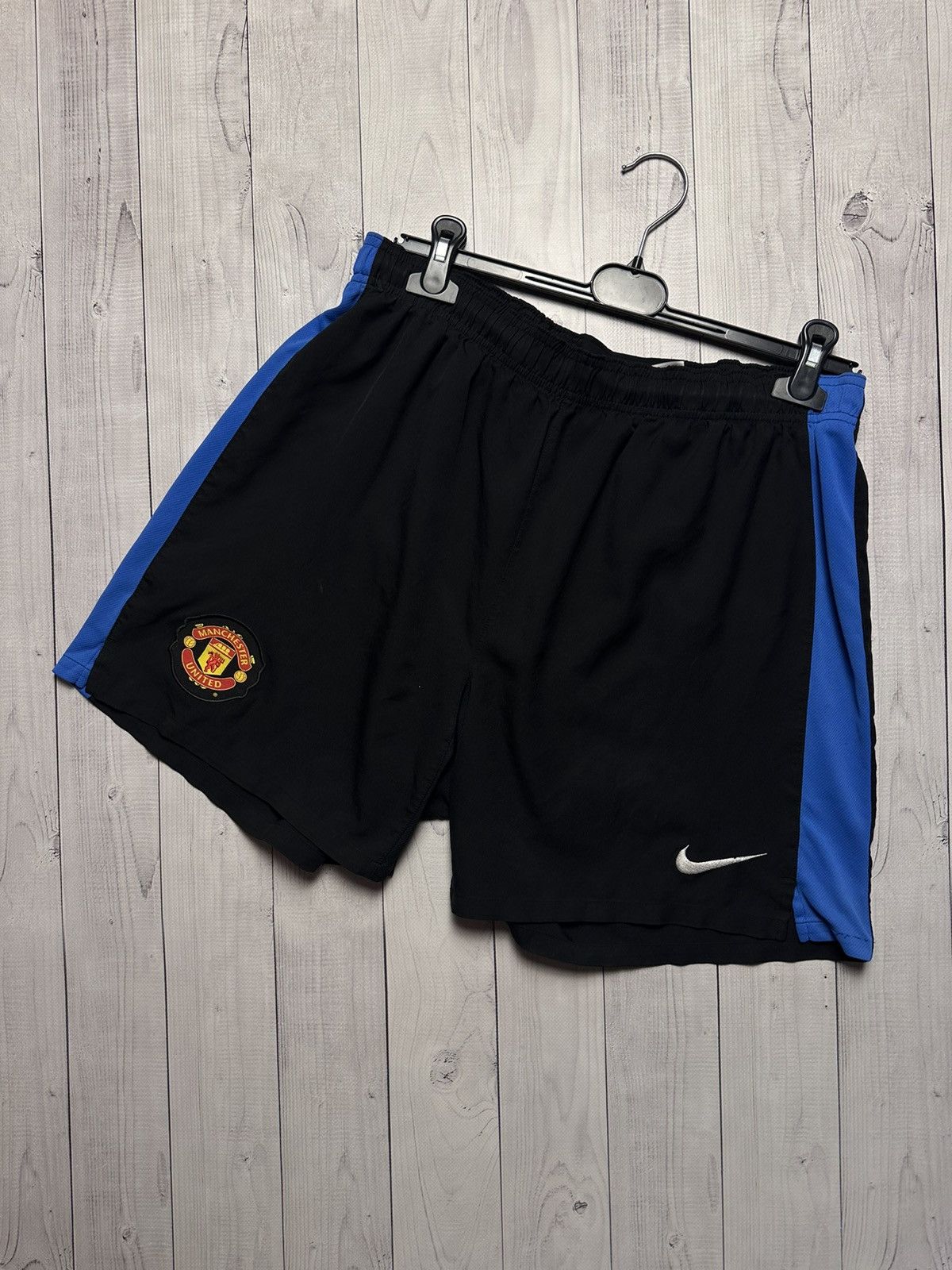 Nike × Vintage Vintage Nike Manchester United soccer shorts size M black Size US 36 / EU 52 - 1 Thumbnail