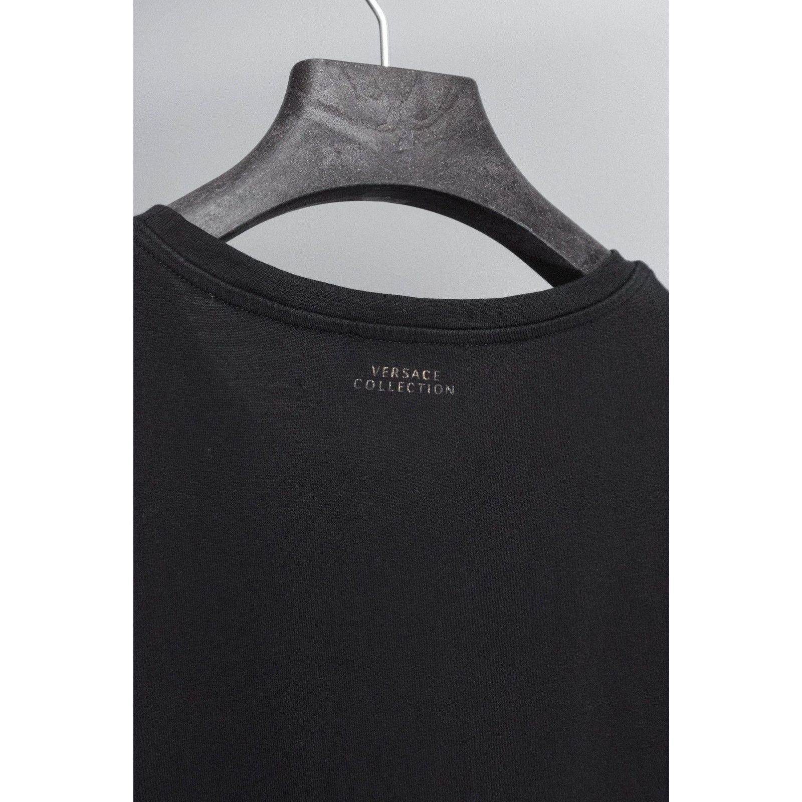 Versace Gianni versace big medusa gold printed logo black tee shirt Size US XL / EU 56 / 4 - 6 Thumbnail