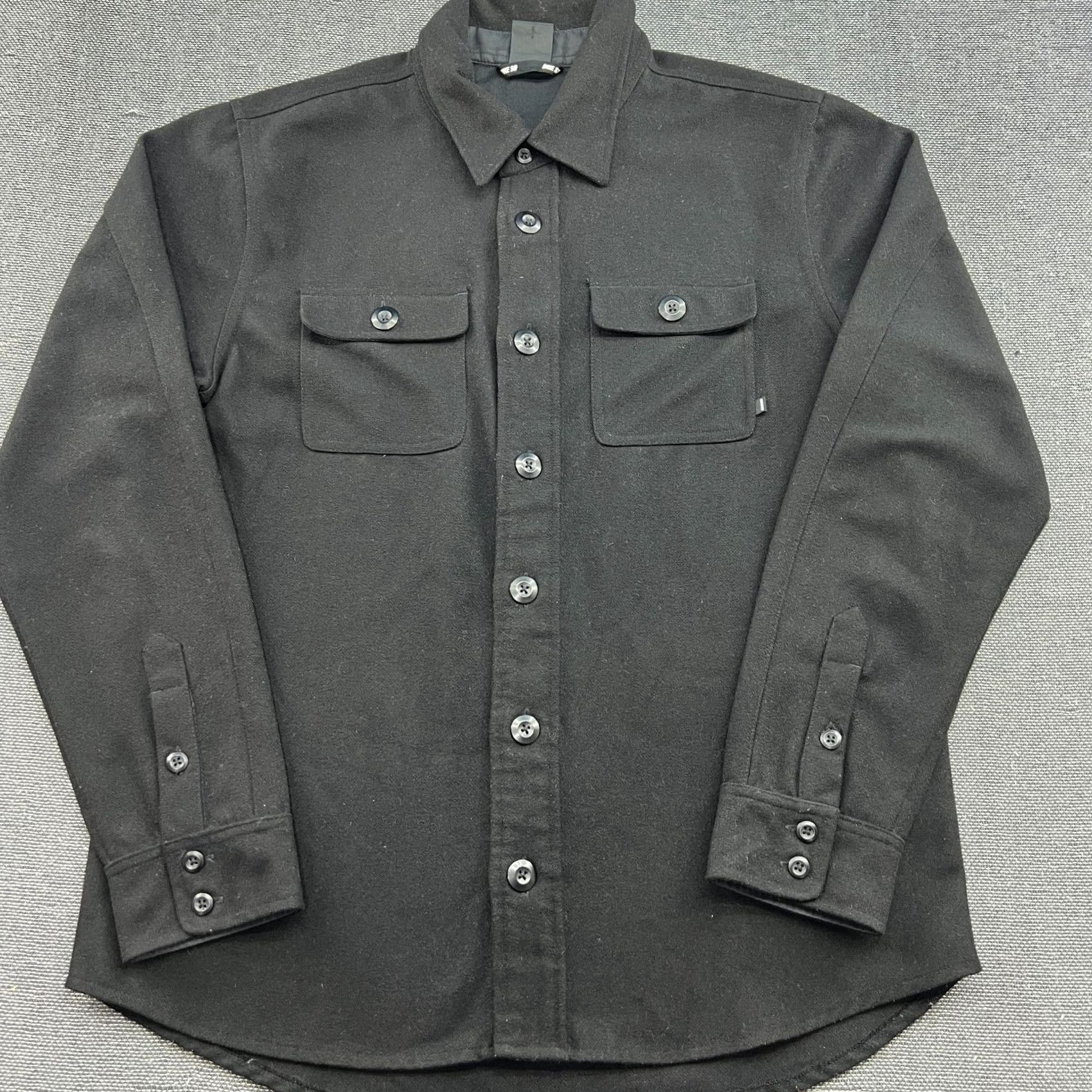Vintage Nike SB Holgate Shirt Mens Large Black Fleece Polyester Wool Button Up Pockets Size US L / EU 52-54 / 3 - 2 Thumbnail