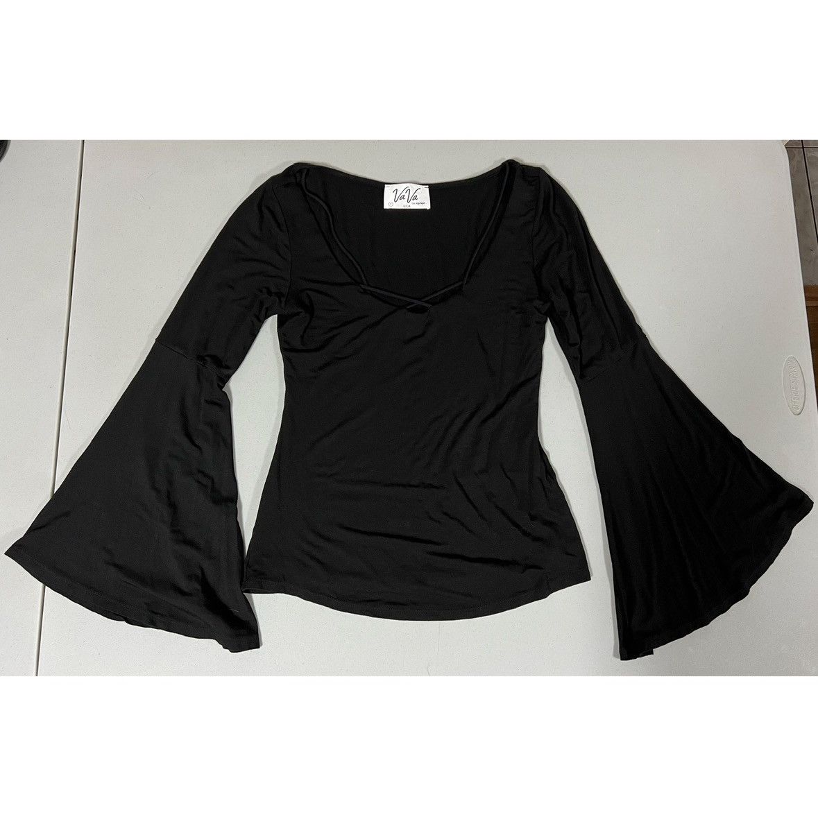 VaVa Black Solid Cut-Out Bell Sleeve Shirt Top Blouse Tee Size S🖤 Size S / US 4 / IT 40 - 1 Thumbnail