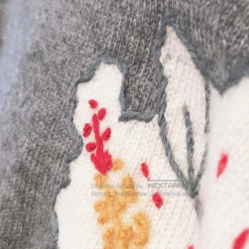 Valentino Valentino Gray Floral Embroidered Cashmere Sweater. Size US XS / EU 42 / 0 - 6 Thumbnail