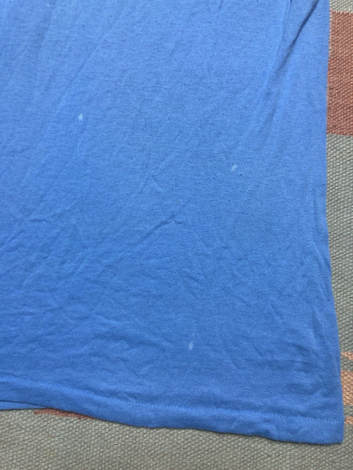 Vintage Vintage 80s pocket t shirt blank light blue paint soft large Size US L / EU 52-54 / 3 - 10 Thumbnail