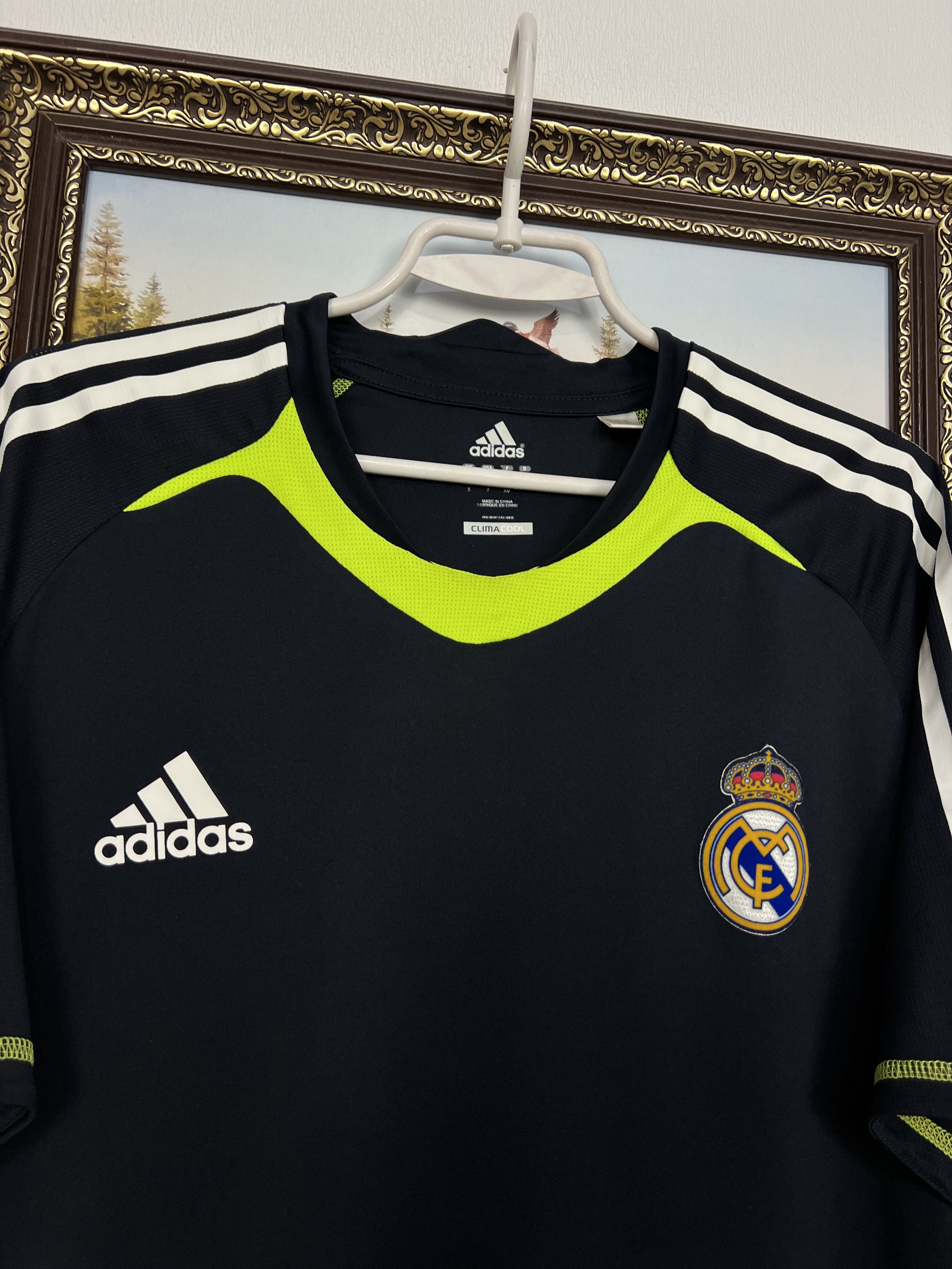 Adidas Real Madrid football shirt Train Soccer Formotion Jersey Size US L / EU 52-54 / 3 - 3 Thumbnail