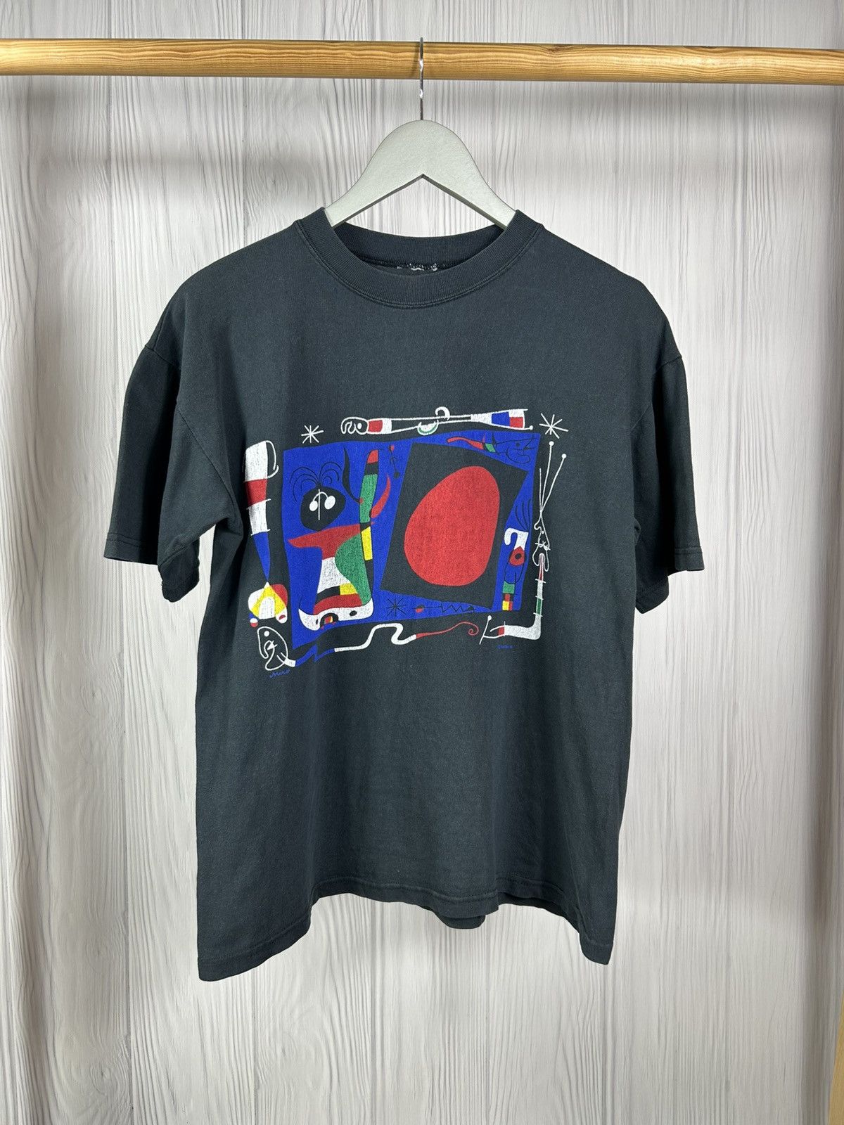 Vintage Vintage 90s Joan Miro Art T-Shirt Abstract Boxy Tee Size US S / EU 44-46 / 1 - 1 Thumbnail