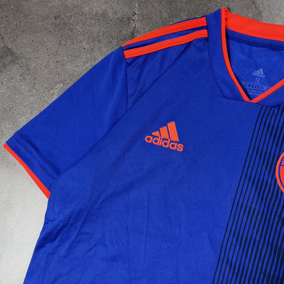 Adidas Adidas Vintage Columbia Soccer Jersey Tee Tshirt Blokecore Size US S / EU 44-46 / 1 - 3 Thumbnail