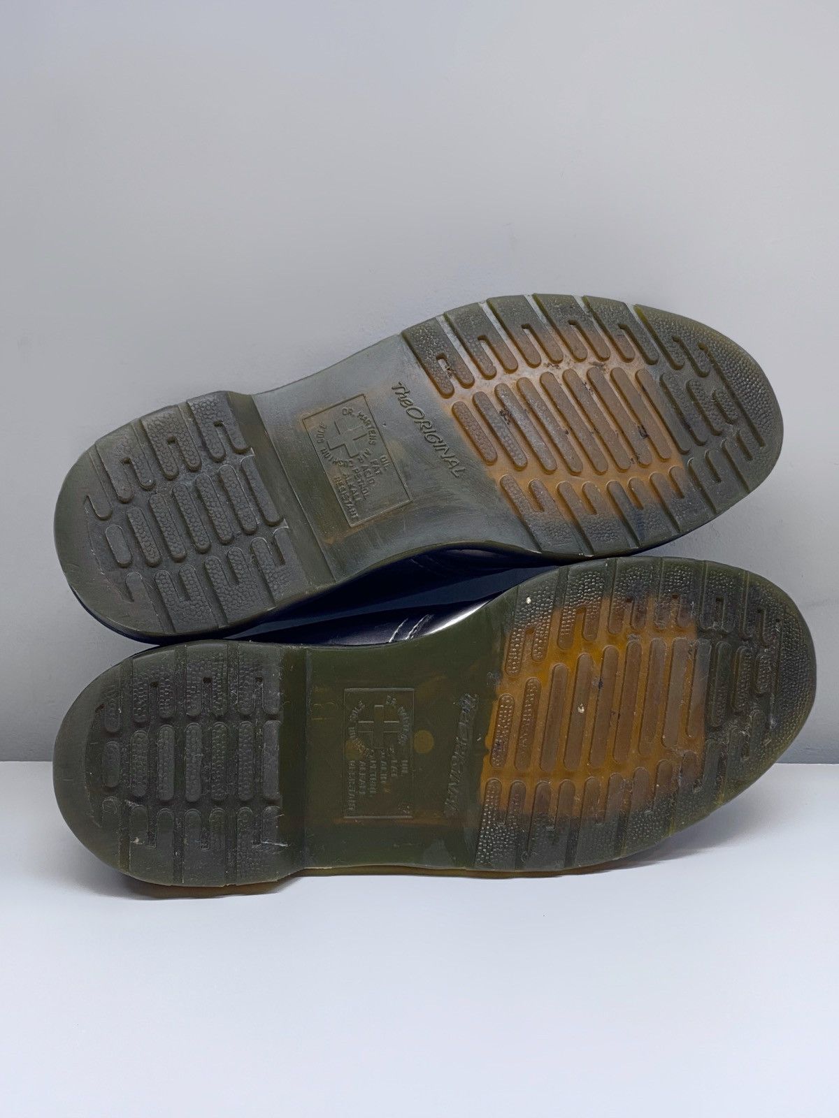 Dr. Martens Dr Martens Enamel Eye Pewter Patent Leather Lace Up Oxfords Size US 6 / EU 39 - 14 Thumbnail