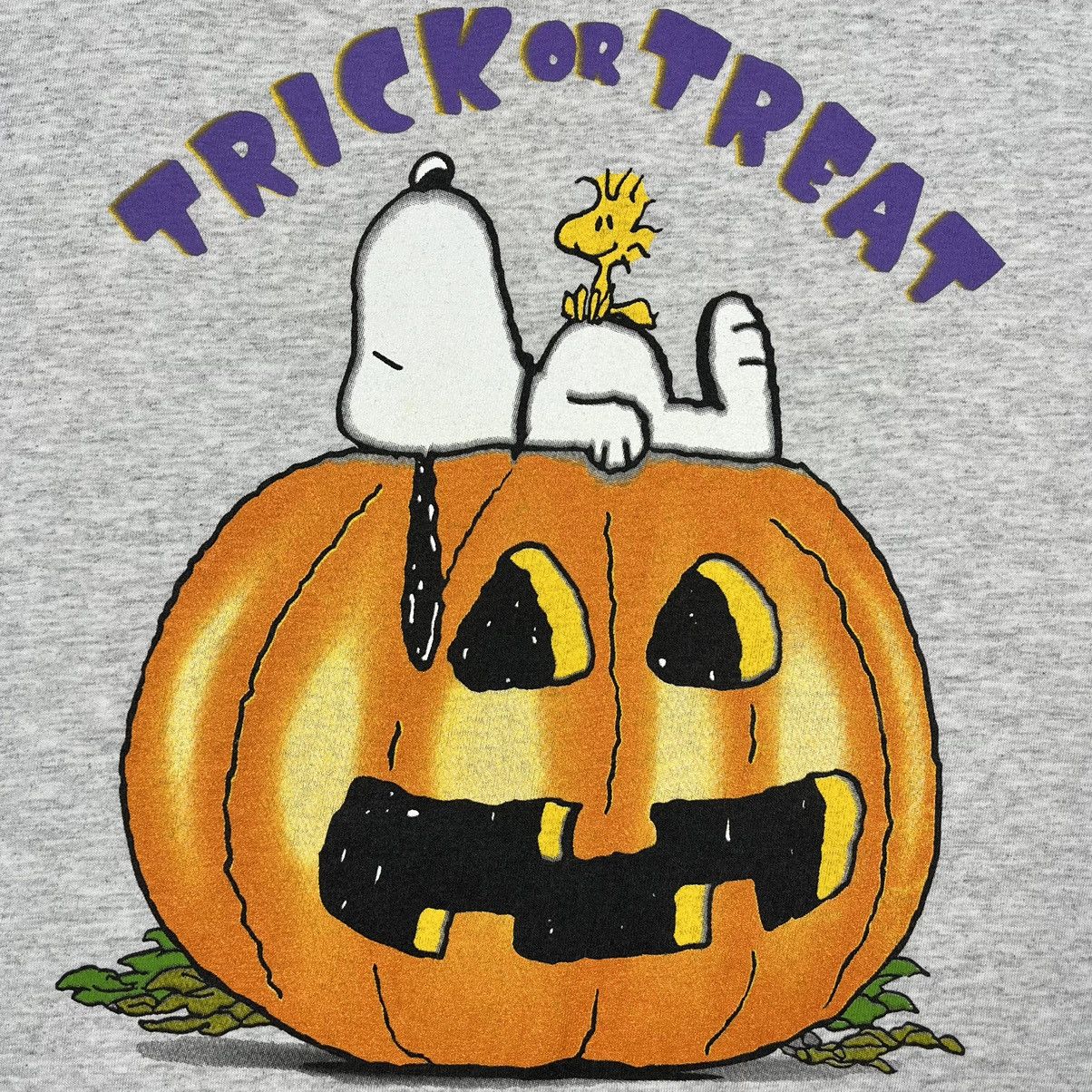 Peanuts Vintage Peanuts Snoopy “ Trick or Threat ” cartoon tee 90’s Size US L / EU 52-54 / 3 - 3 Thumbnail