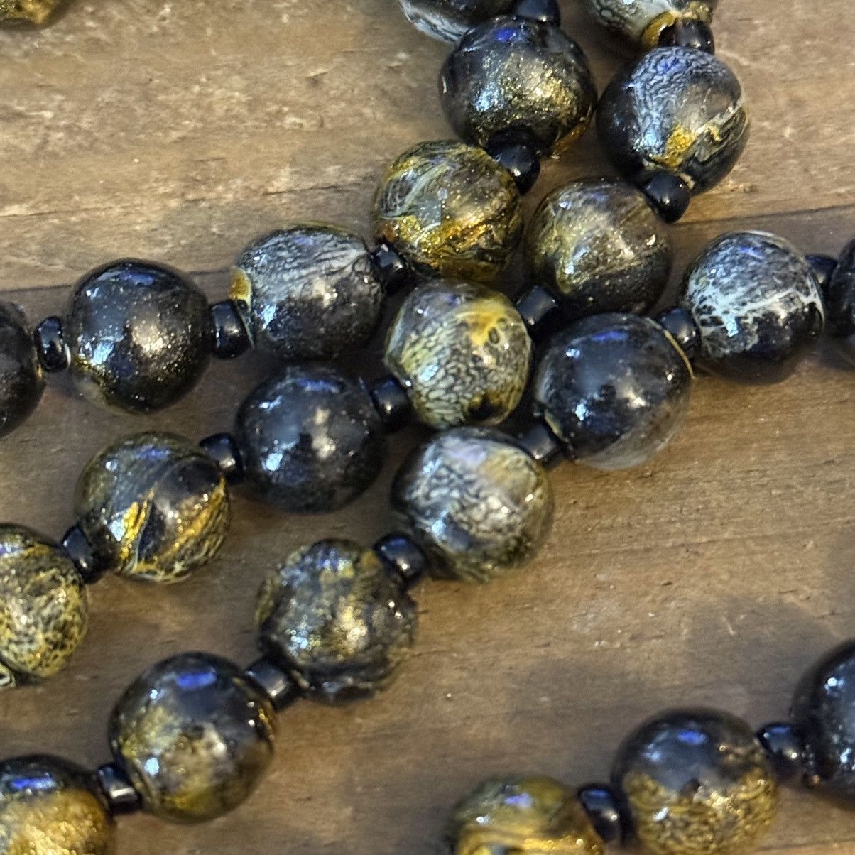 Vintage Vintage black and metallic gold long bead necklace Size ONE SIZE - 4 Thumbnail