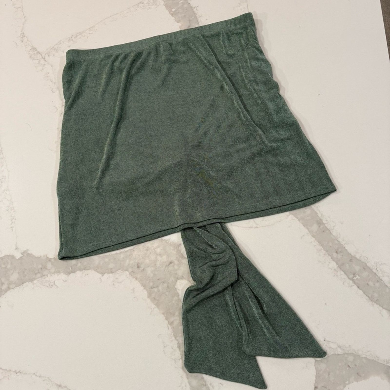 PrettyLittleThing Pretty Little Thing NWT Slinky Drape Mini Skirt Women’s 18 Size 40" / US 18 - 8 Thumbnail