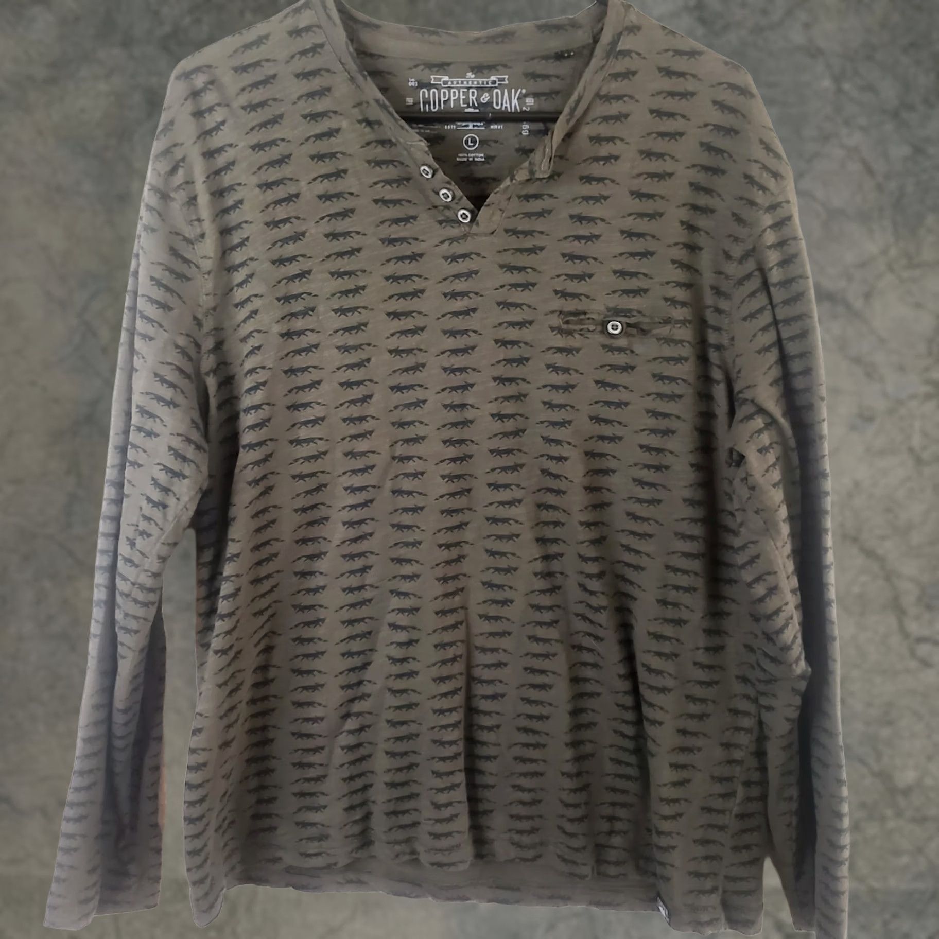 Vintage Copper and Oak Men’s L Army Green Fox Pattern Design Henley Pullover LS Shirt Size US L / EU 52-54 / 3 - 1 Thumbnail
