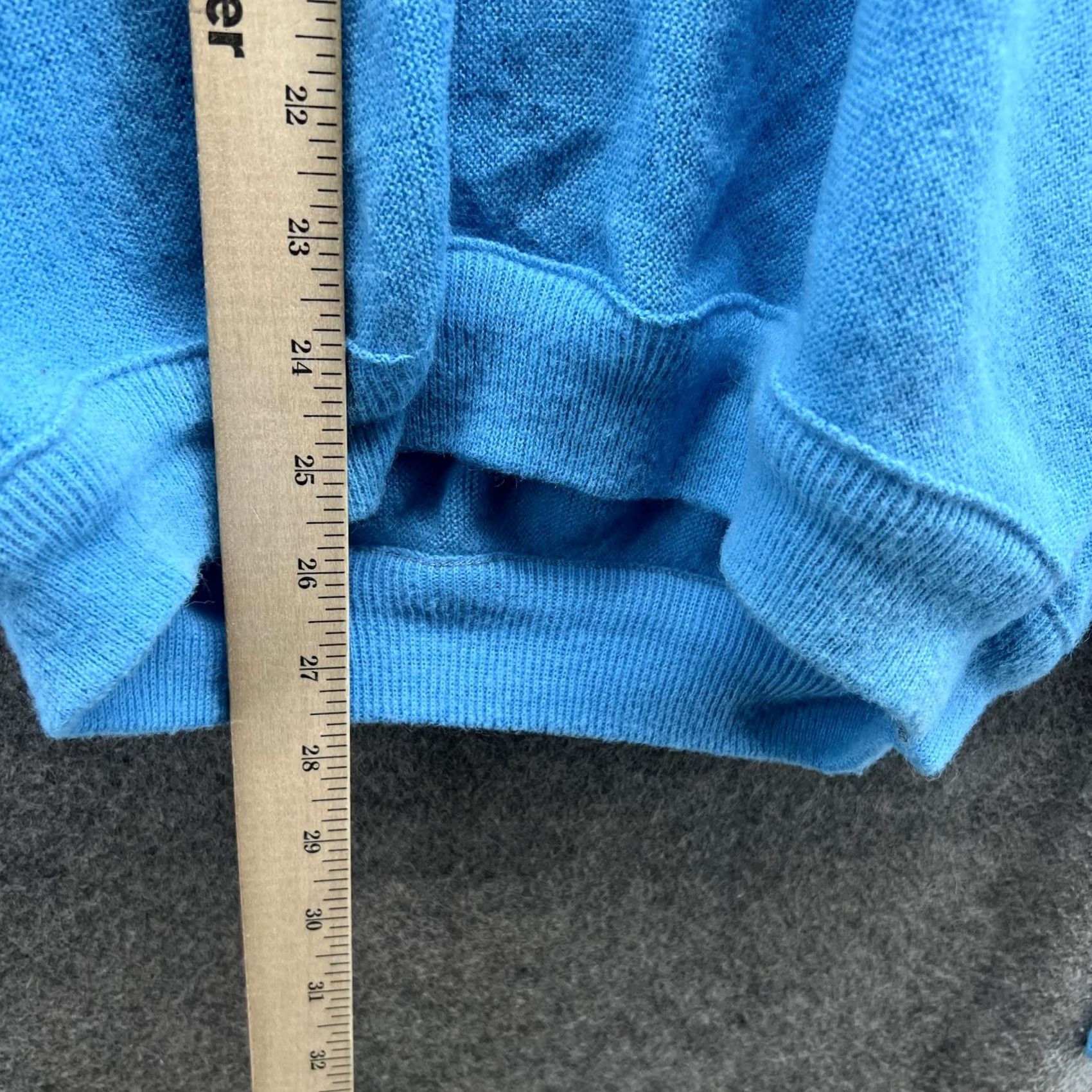 Lacoste VINTAGE Izod x Lacoste Sweater Womens Large Blue Acrylic V Neck Pullover 90s USA Size L / US 10 / IT 46 - 5 Thumbnail
