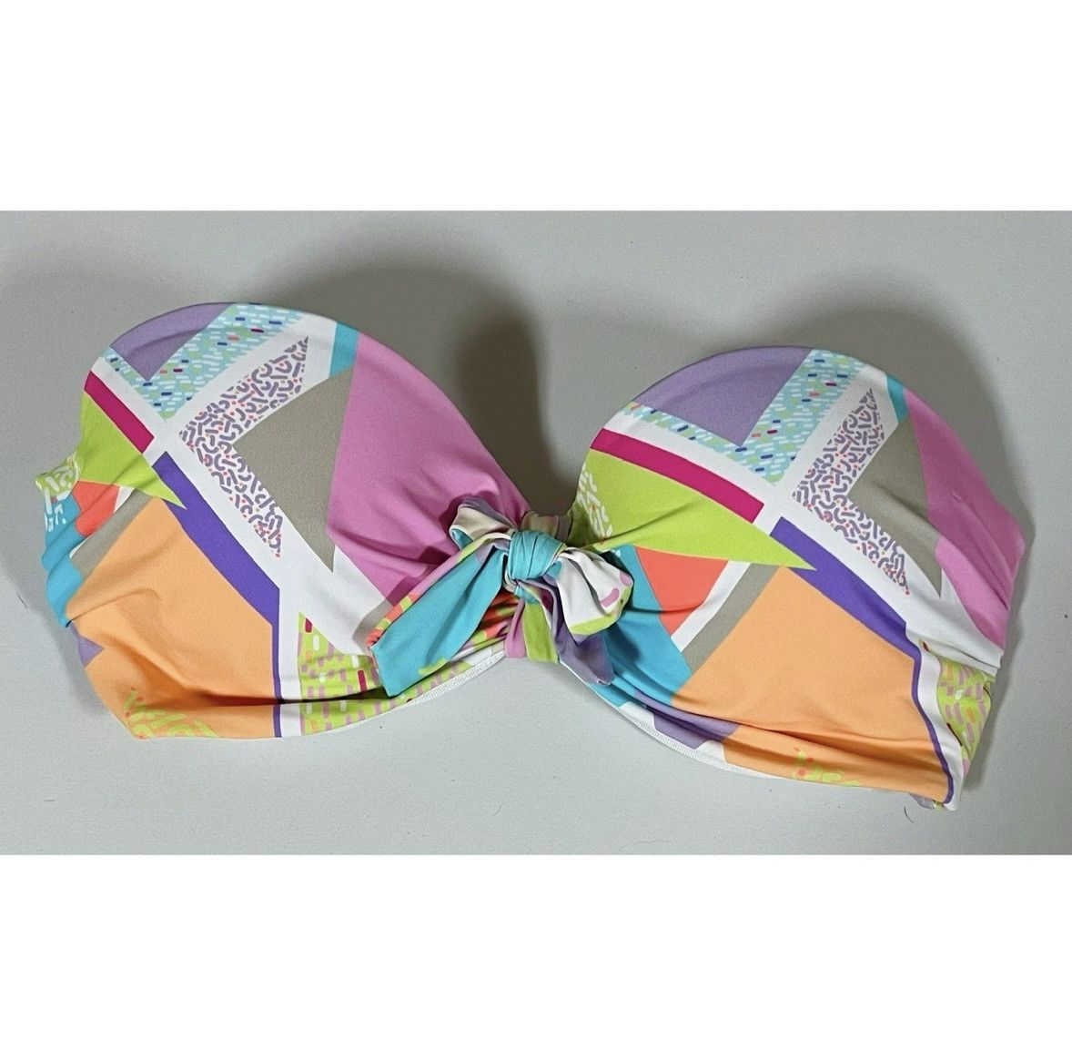 Body Glove Body Glove Pink Geometric Bikini Top Bathing Suit Size S 🌸✨ Size S / US 4 / IT 40 - 1 Thumbnail