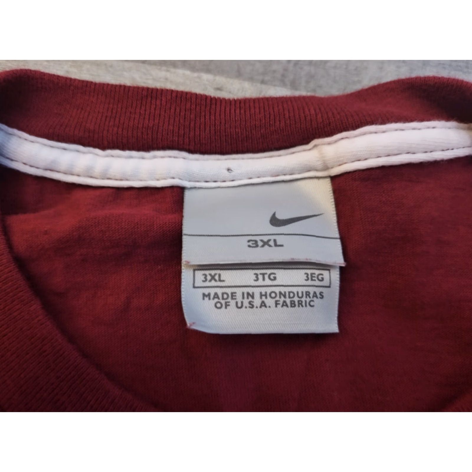 Nike VINTAGE Nike T-Shirt 3XL Red Mini Swoosh Y2K 90s Mens Cotton Regular Fit Size US XXL / EU 58 / 5 - 2 Thumbnail