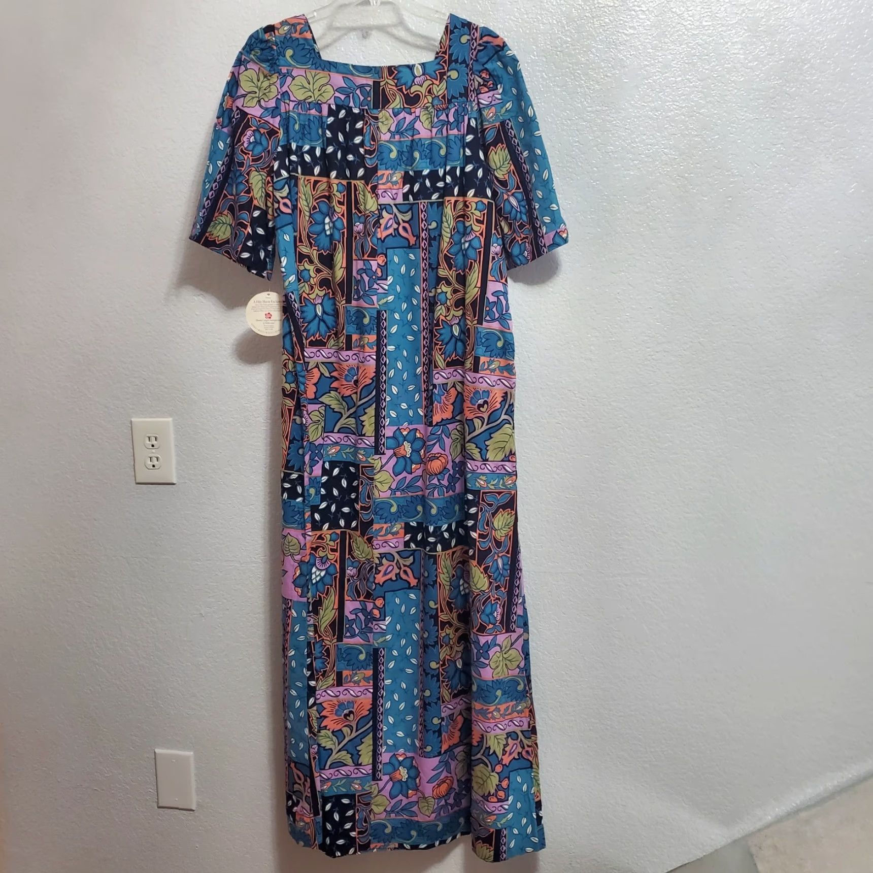 Hilo Hattie VINTAGE Hilo Hattie Maxi Dress Women M Blue Floral Short Sleeve Muumuu Cotton Kaftan Sundress Size 32" / US 10 / IT 46 - 2 Thumbnail