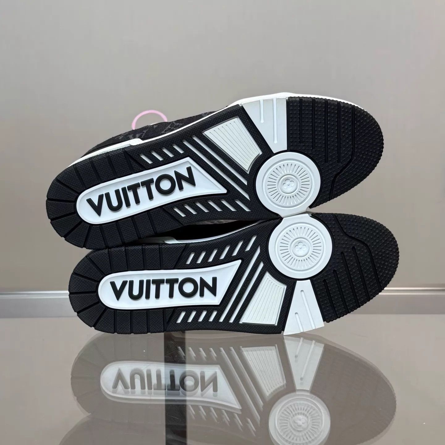 Louis Vuitton LV Trainer Black White Denim UK9(43) New Unworn Original Box Size US 10 / EU 43 - 7 Thumbnail