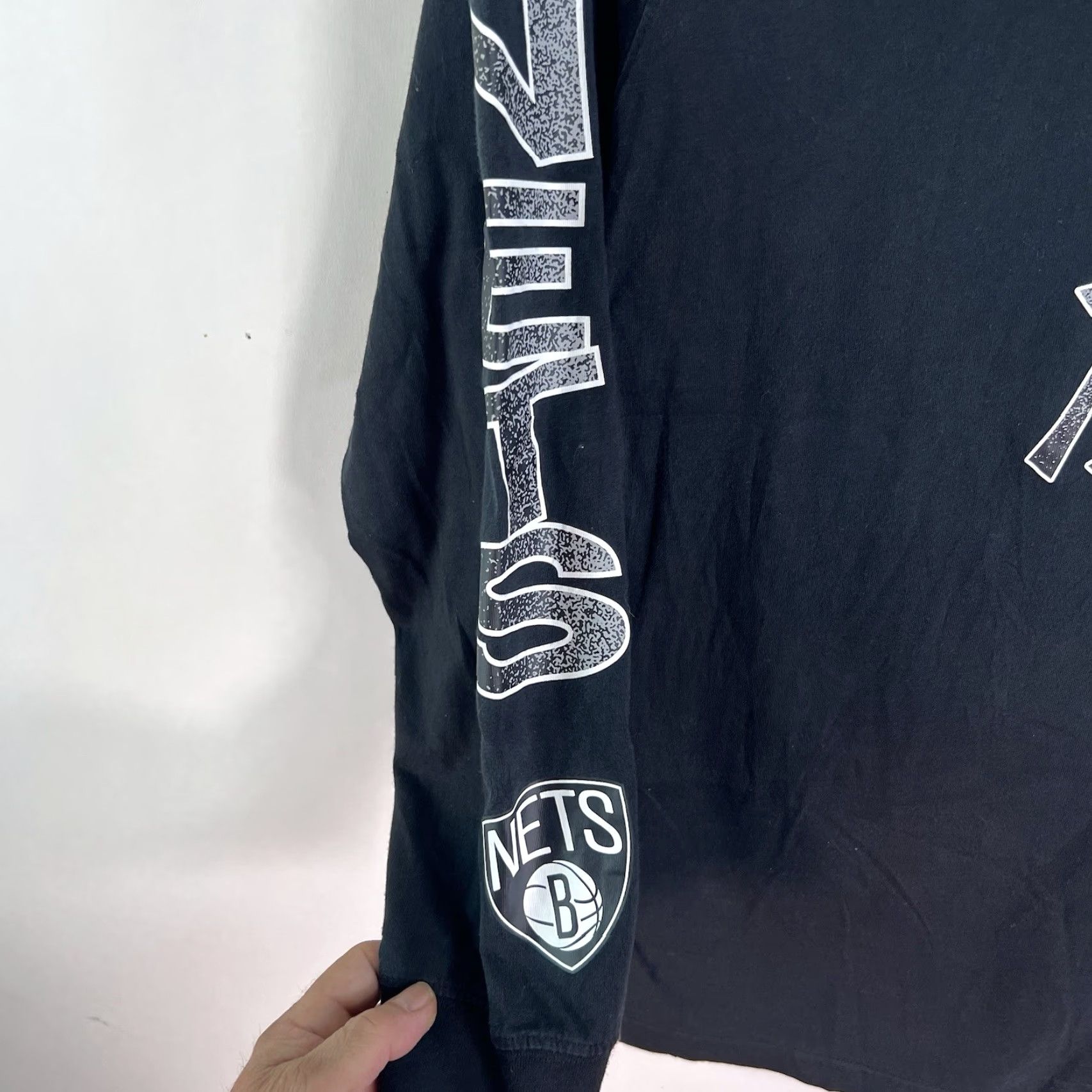 Nike Nike Brooklyn Nets Long Sleeve T-Shirt Mens L Black Graphic Print Relaxed Fit Sports 90s Size US L / EU 52-54 / 3 - 4 Thumbnail