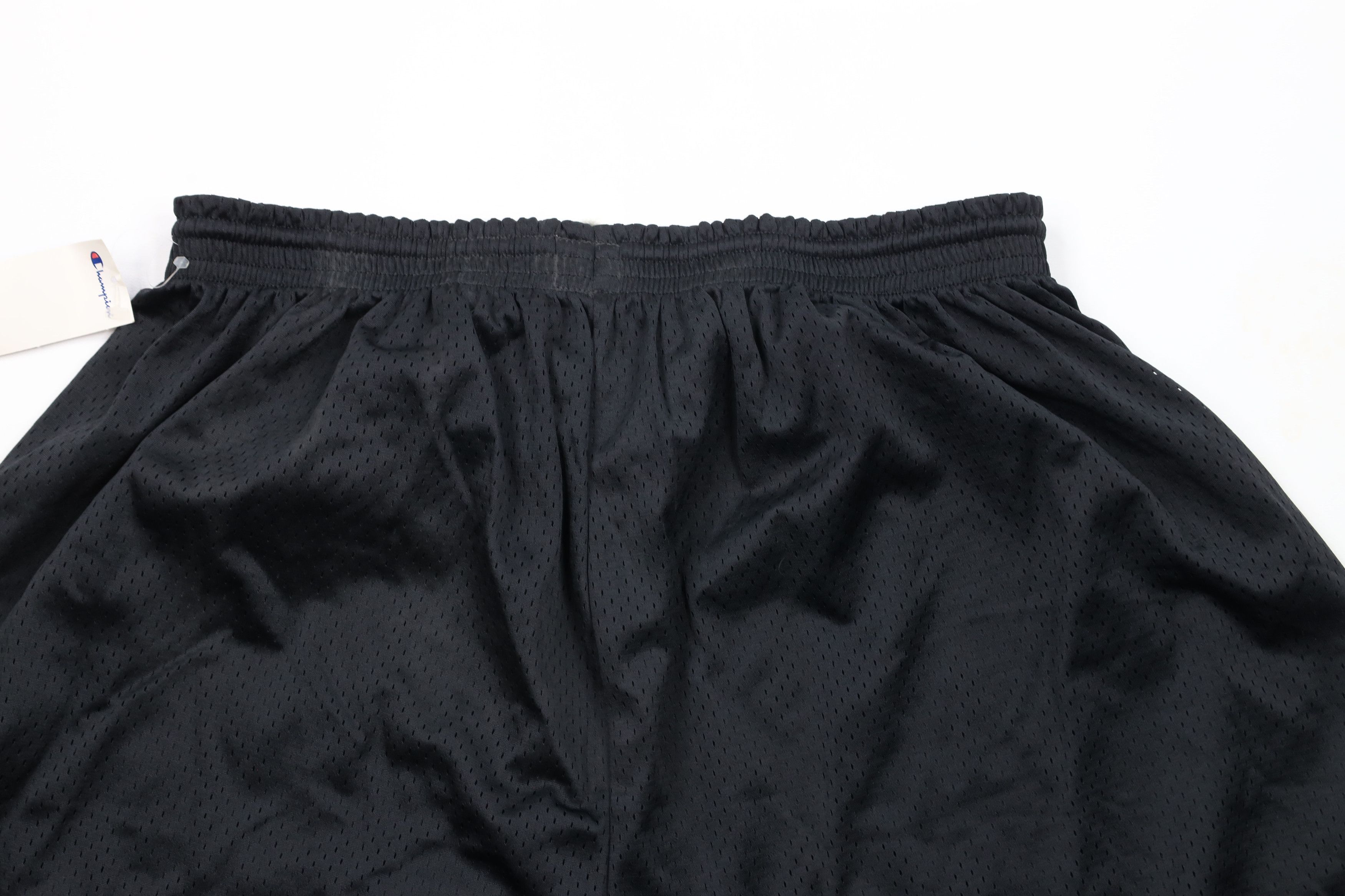 Champion × Vintage Deadstock Vintage 90s Champion Out Above Knee Mesh Shorts Size US 38 / EU 54 - 8 Thumbnail