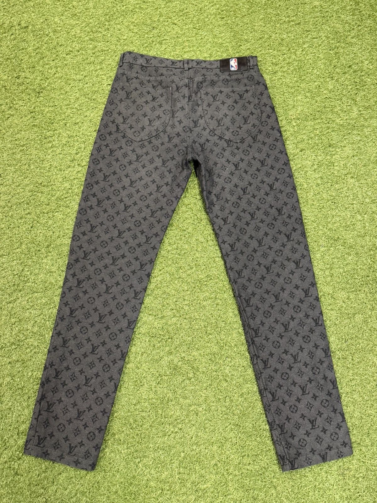 Louis Vuitton Louis Vuitton X NBA Monogram Denim Pants Size US 30 / EU 46 - 2 Thumbnail