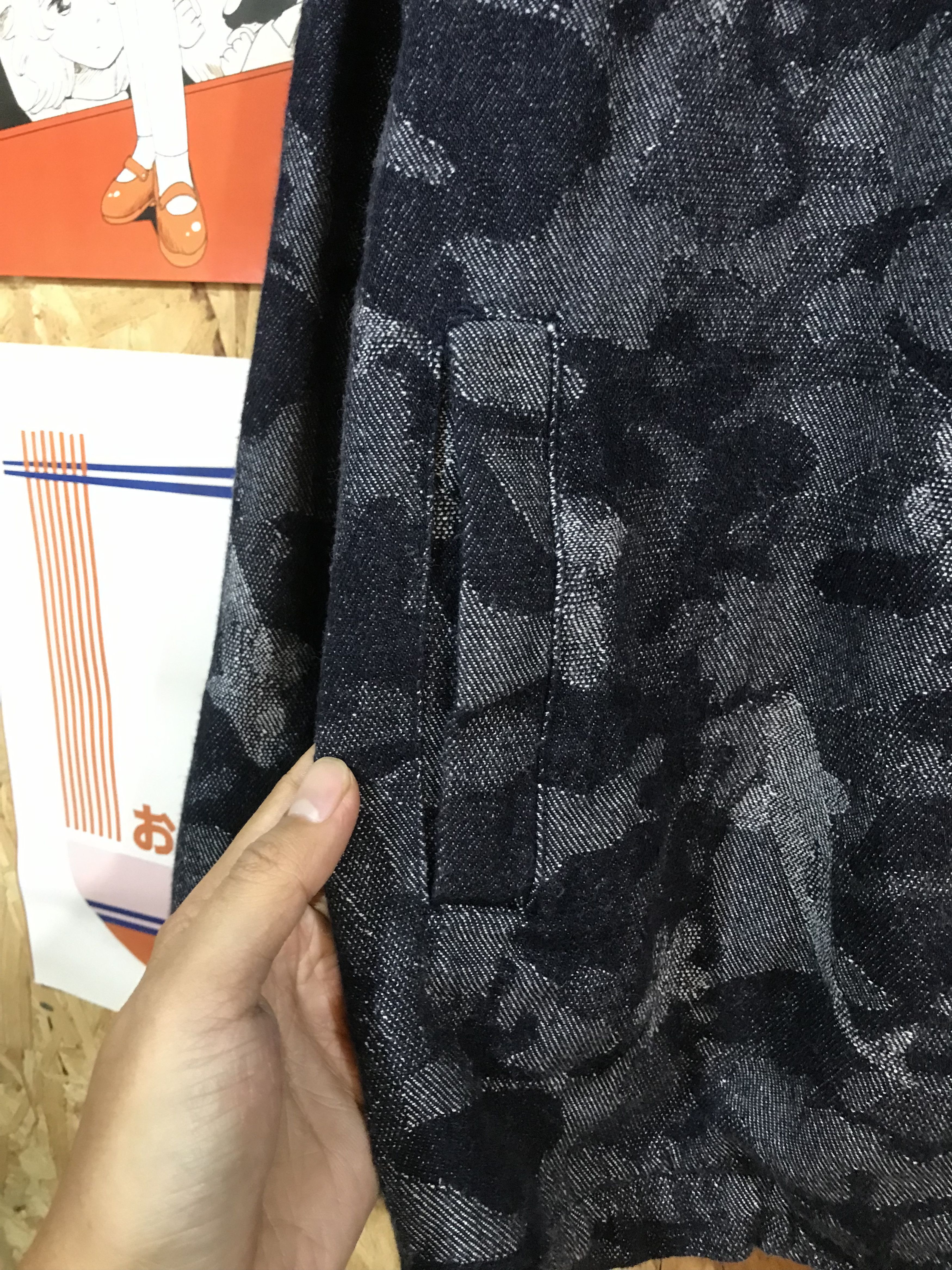 Japanese Brand MIYABI MUSUMI KOI FISH & FLOWER CAMO GRAPHIC OUTERWEAR Size US M / EU 48-50 / 2 - 3 Thumbnail